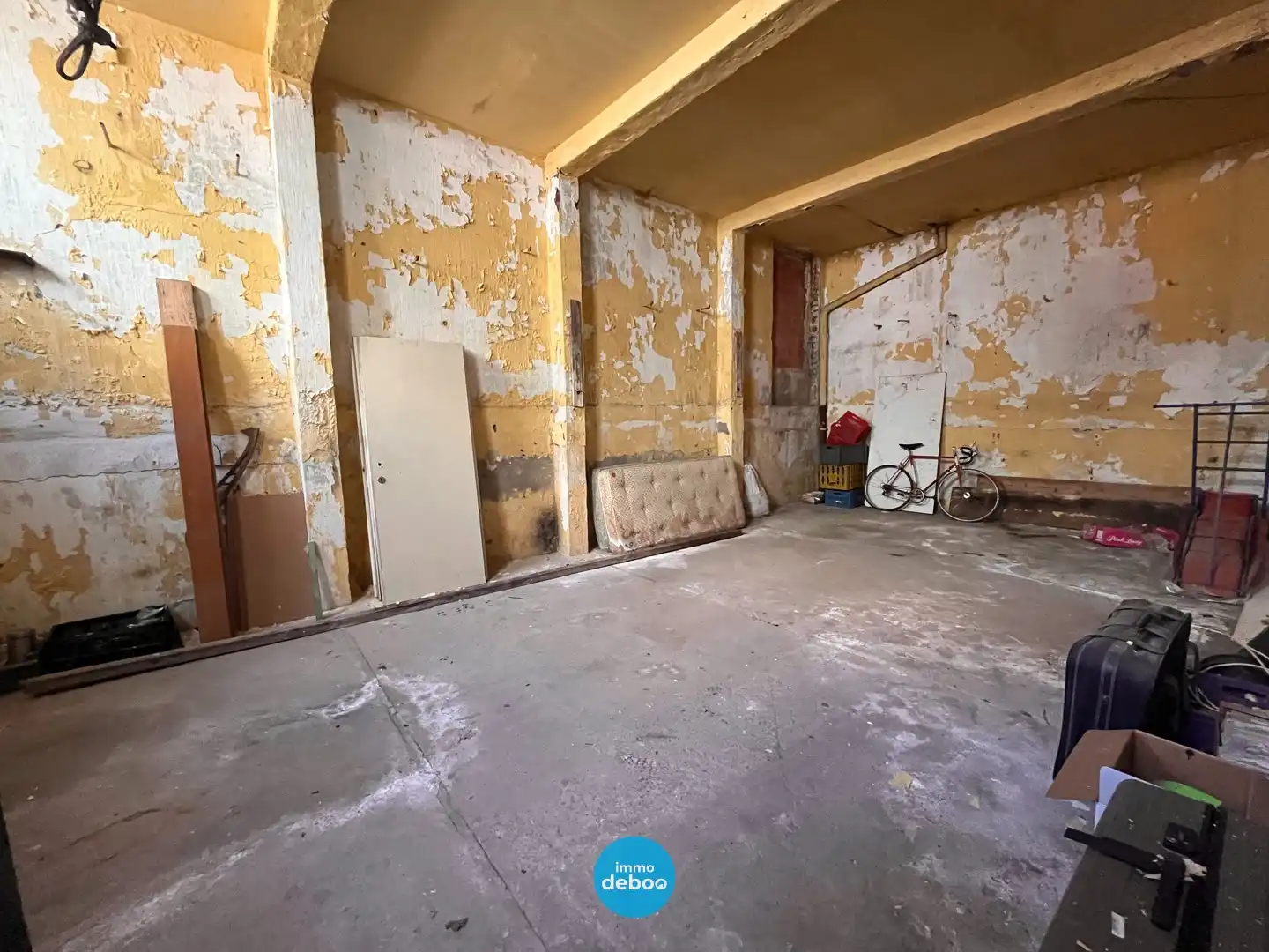 Opbrengsteigendom met groot pakhuis en 2 vergunde appartementen foto 6