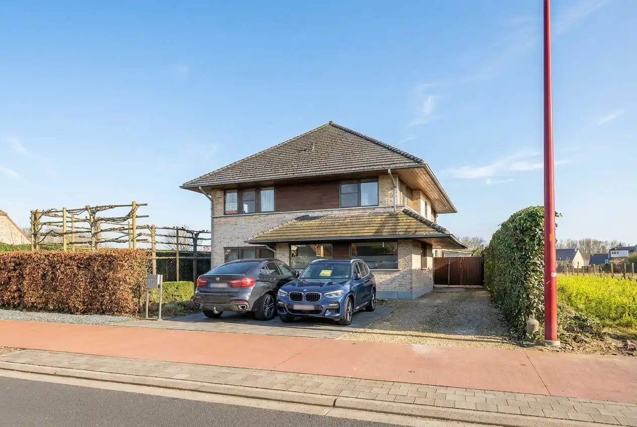 Instapklare villa met 5 slpks op toplocatie te Ternat foto {{pictureIndex}}