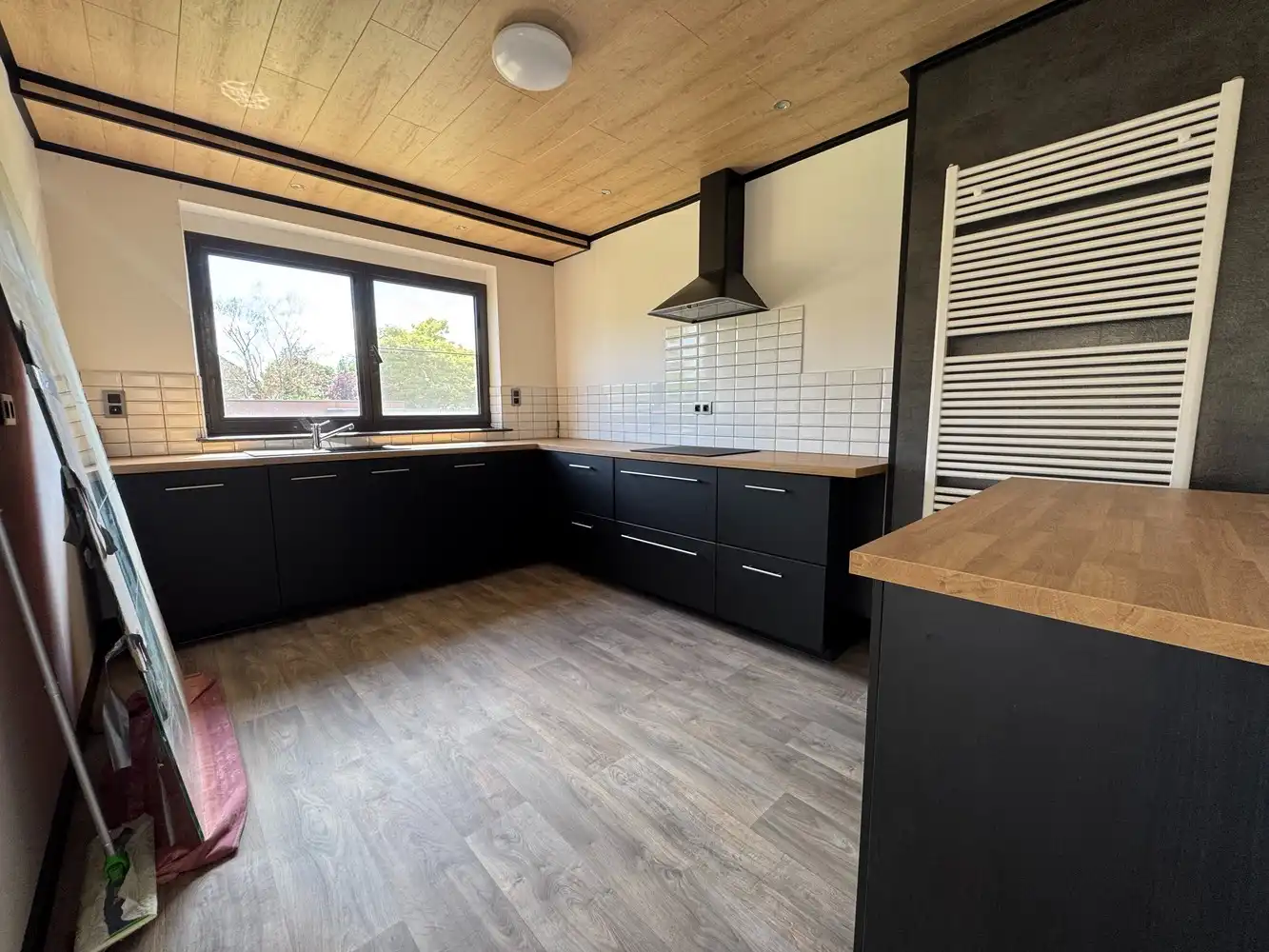 Ruime en lichtrijke vrijstaande woning foto 8