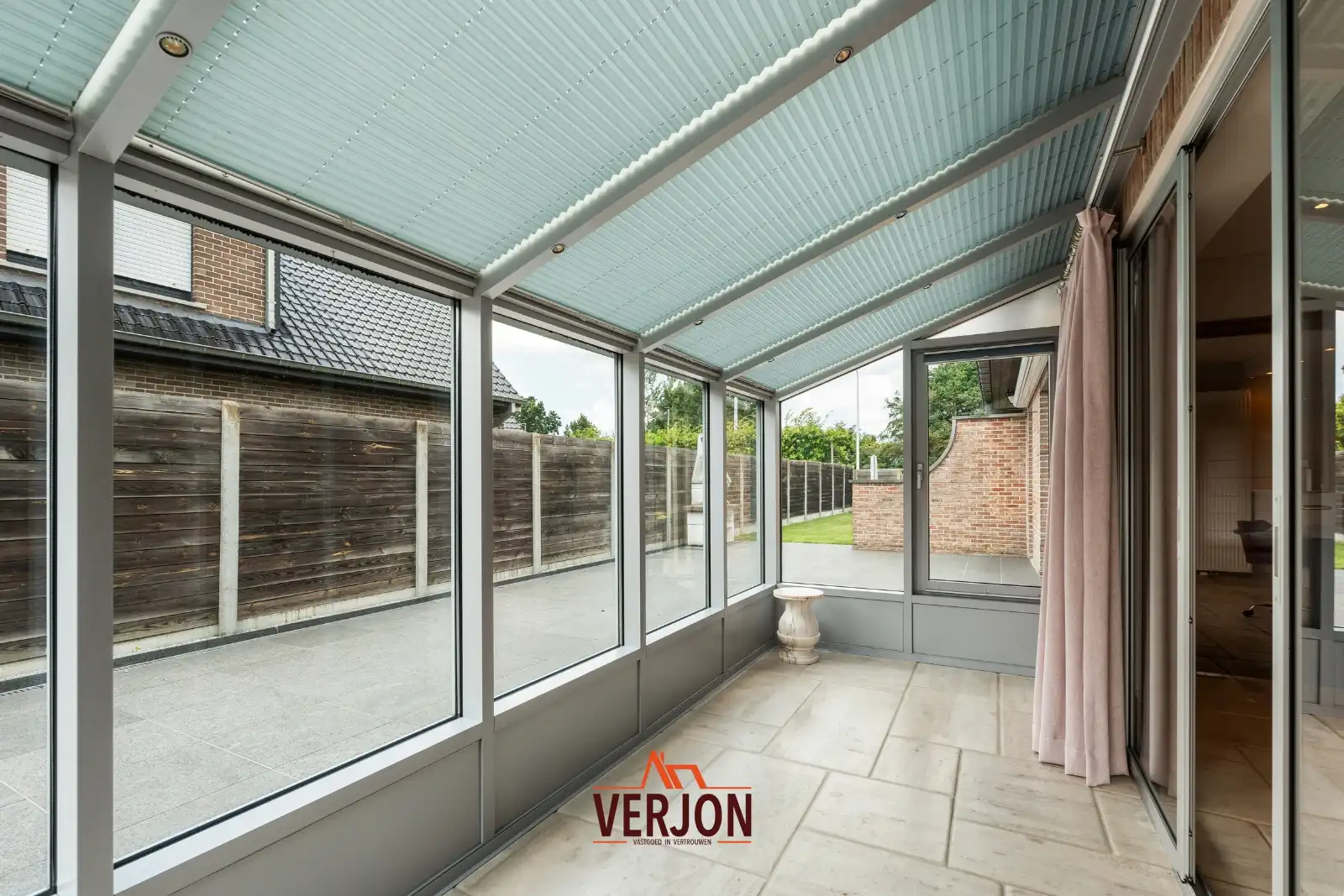 Villa met 4 slaapkamers en dubbele garage in een doodlopende straat te koop in Izegem! foto 8