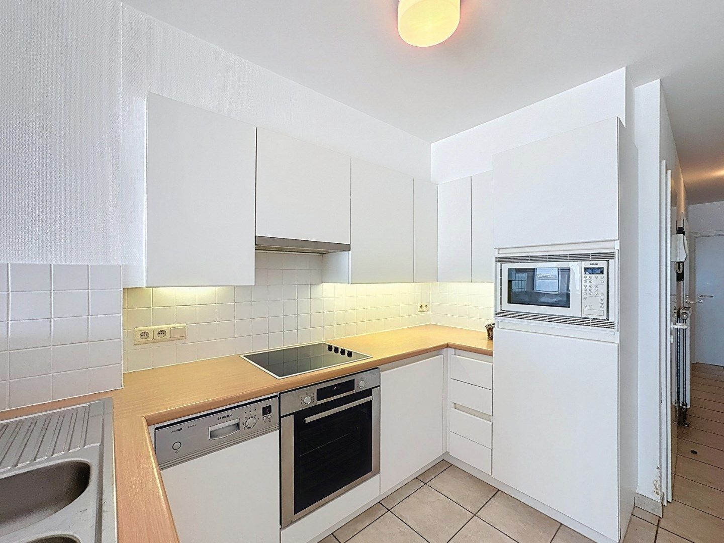 Centraal gelegen appartement met FRONTAAL ZEEZICHT foto 4