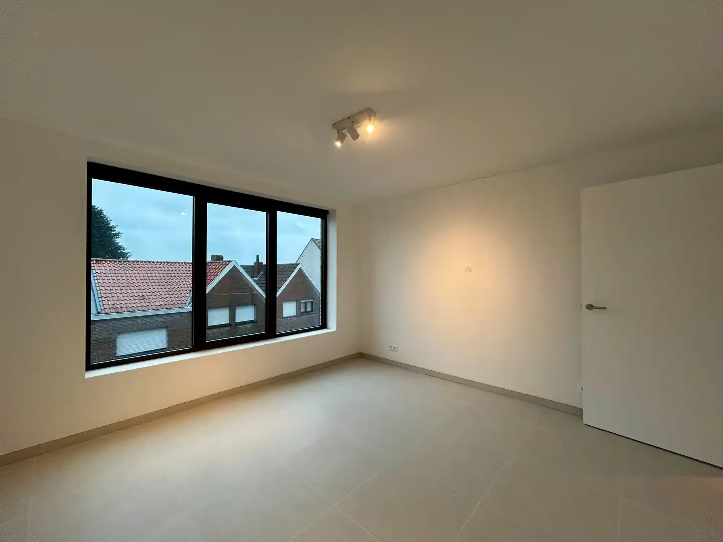 Instapklaar nieuwbouwappartement met 3 kamers & terras te Tielt! foto 12