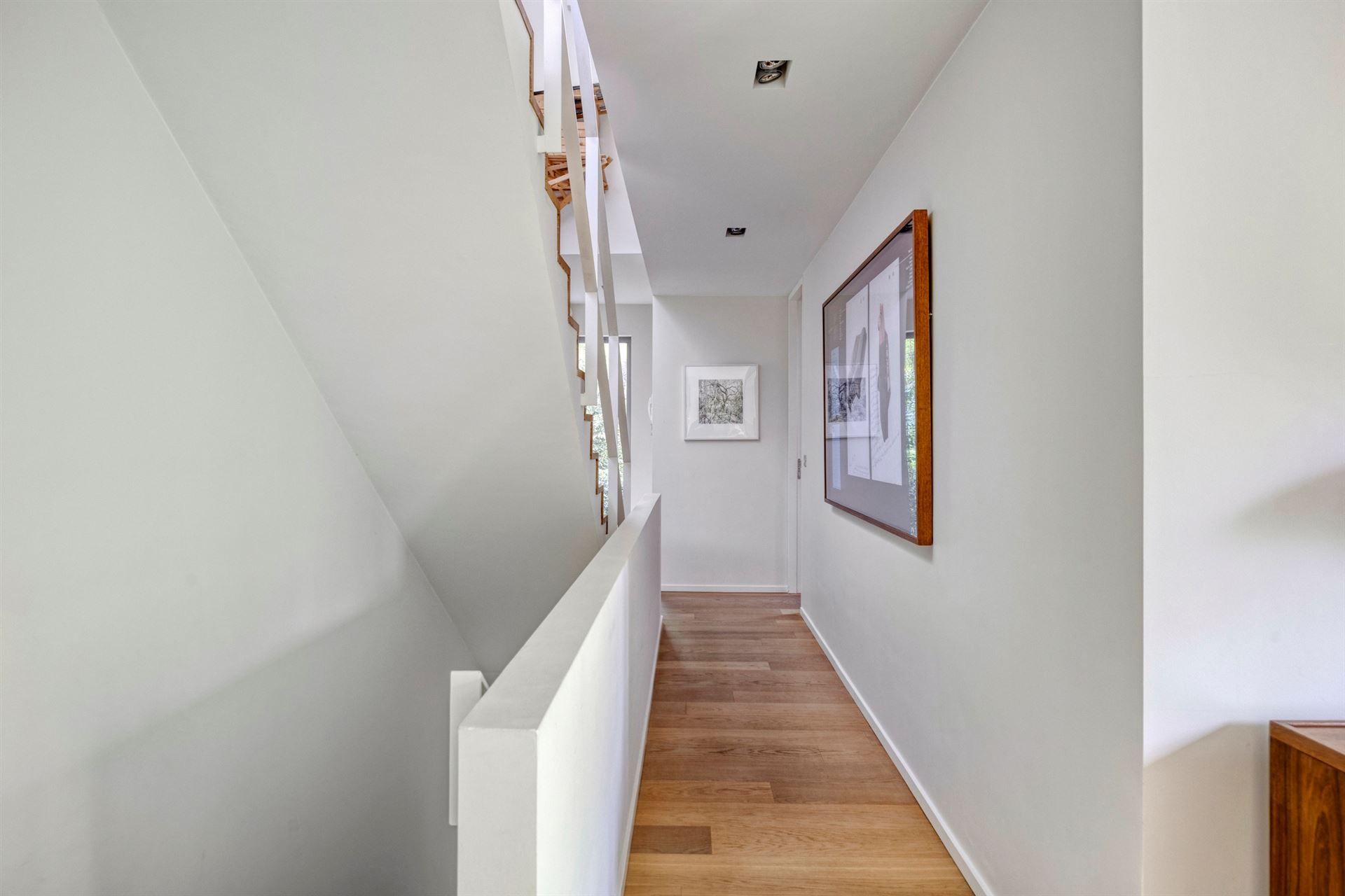 Prachtige moderne villa op ruim perceel foto 8