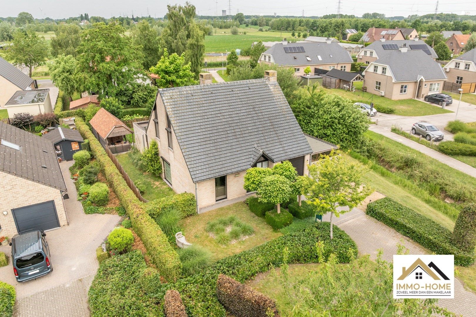 Instapklare open bebouwing in groene en rustige omgeving  foto {{pictureIndex}}