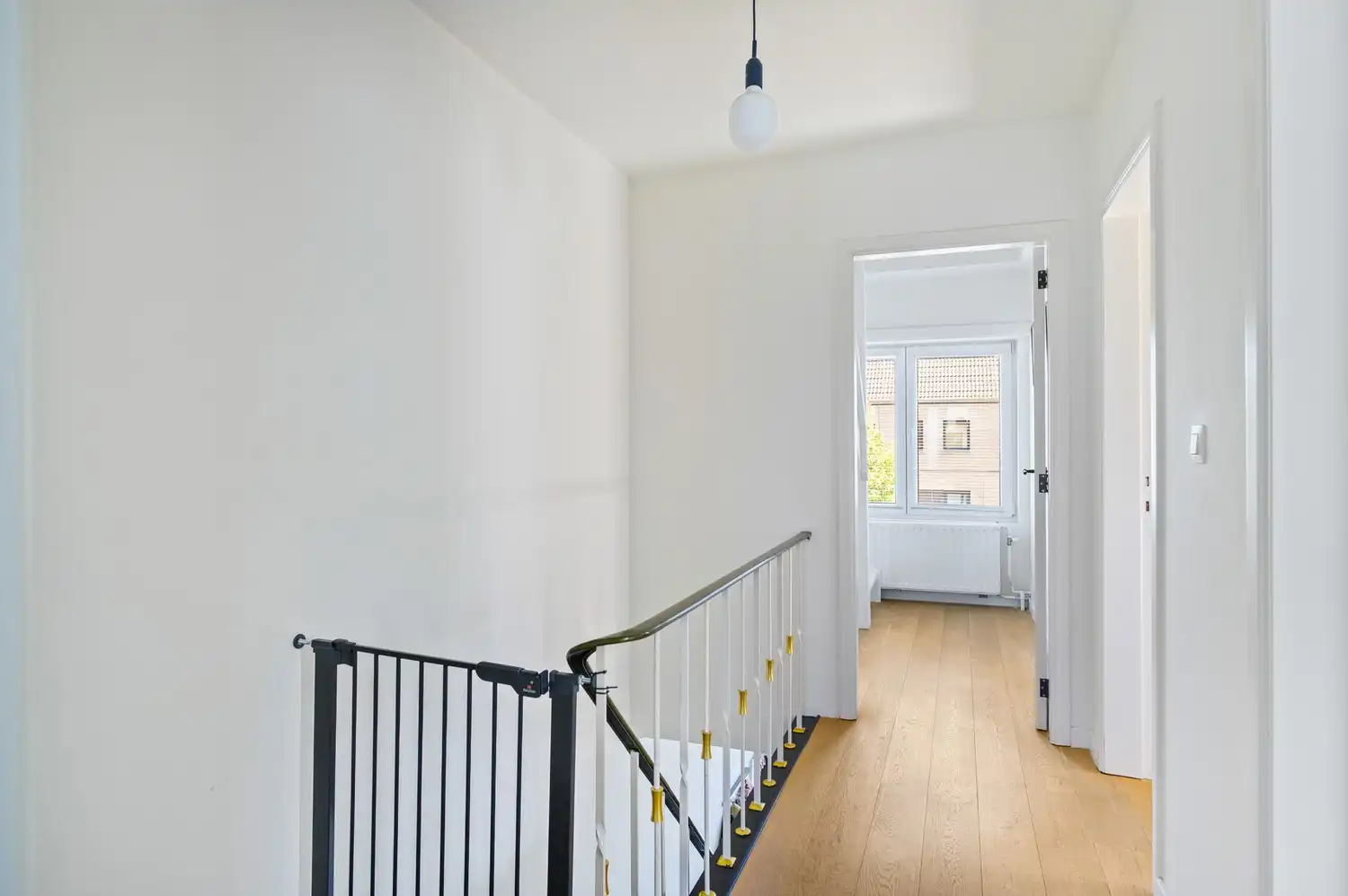 Charmante instapklare woning met 4 slaapkamers te Brasschaat foto 12