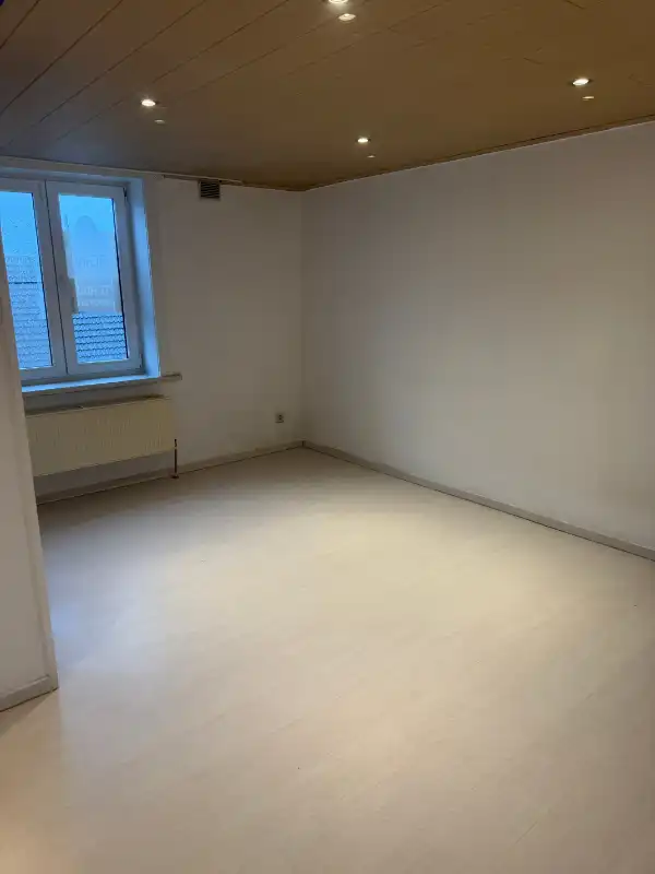 Lebbeke - Dendermondsesteenweg 105 bus 201 foto 5