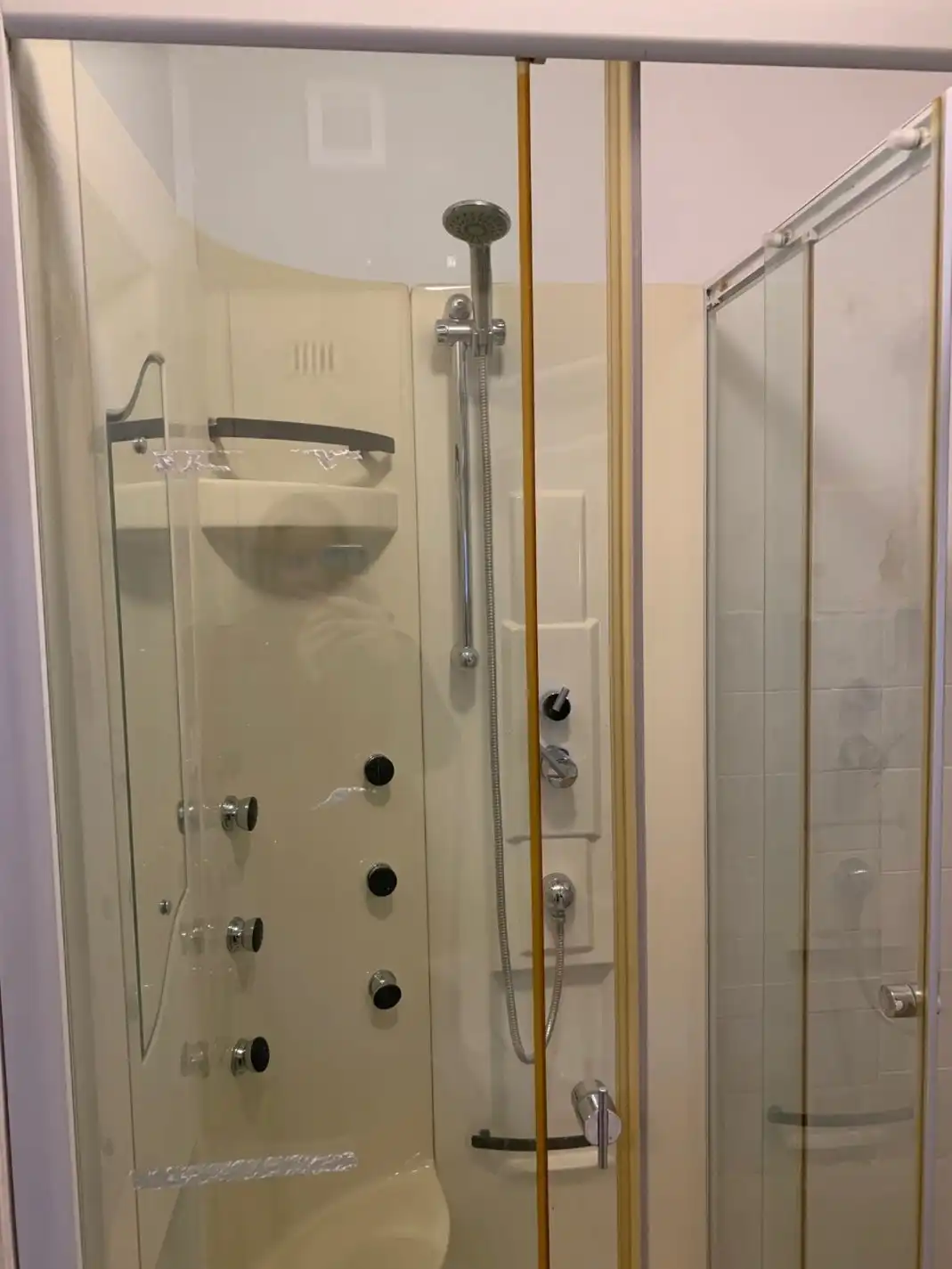 Gemeubeld appartement op het gelijkvloers - 1 slaapkamer en koertje foto 14