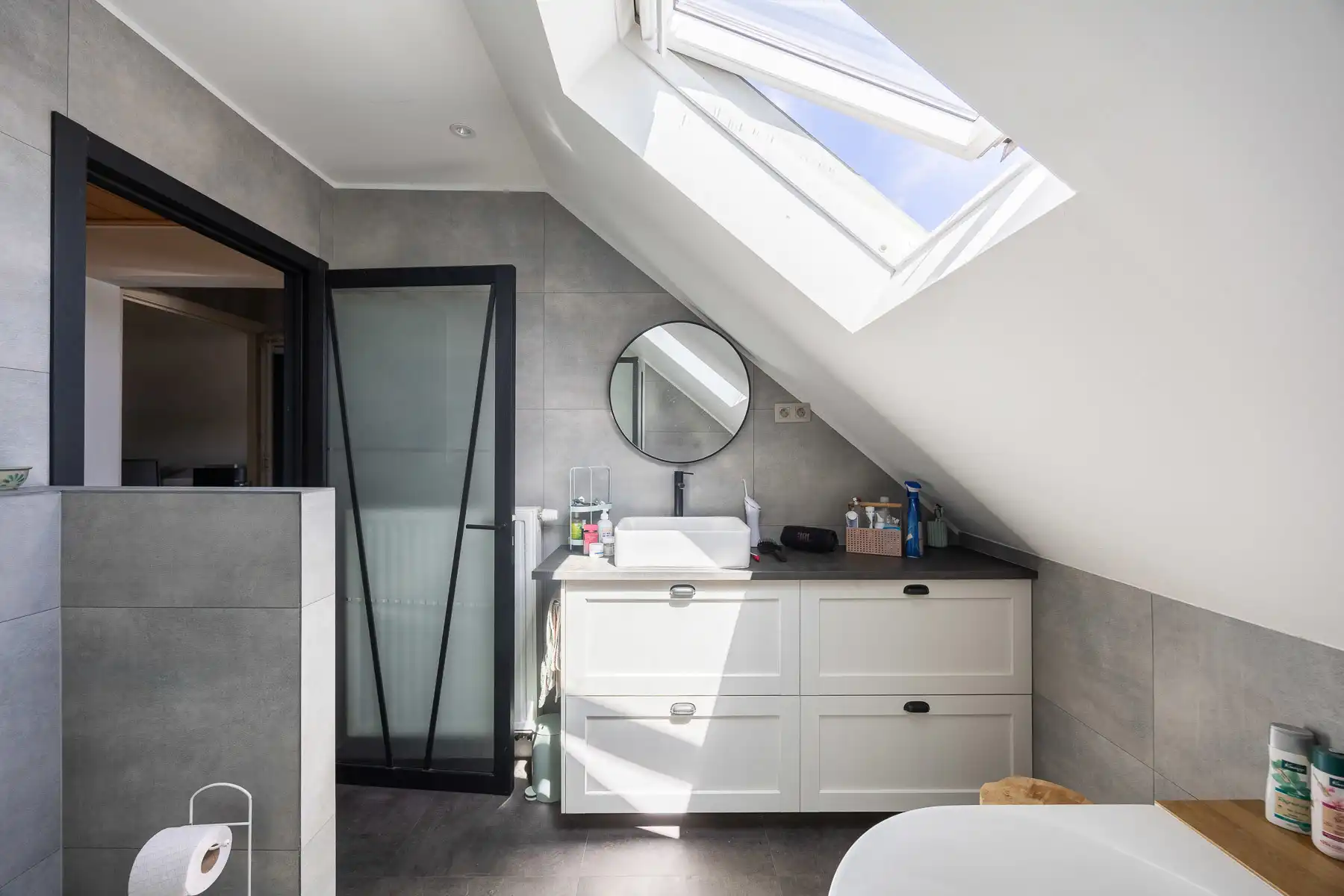 Prachtige, ruime en energiezuinige villa midden in het groen foto 22