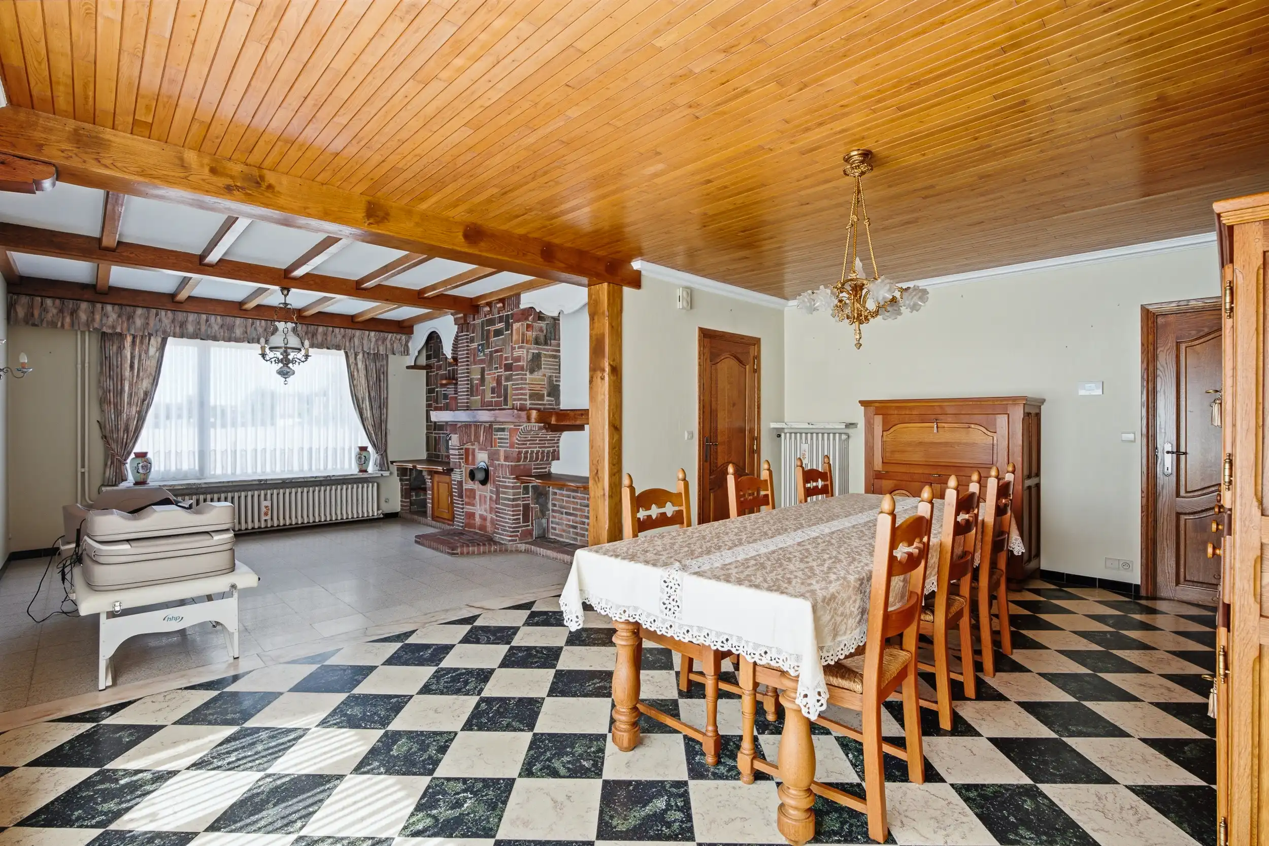 Karaktervolle bungalow op ruim perceel te Deinze foto 3