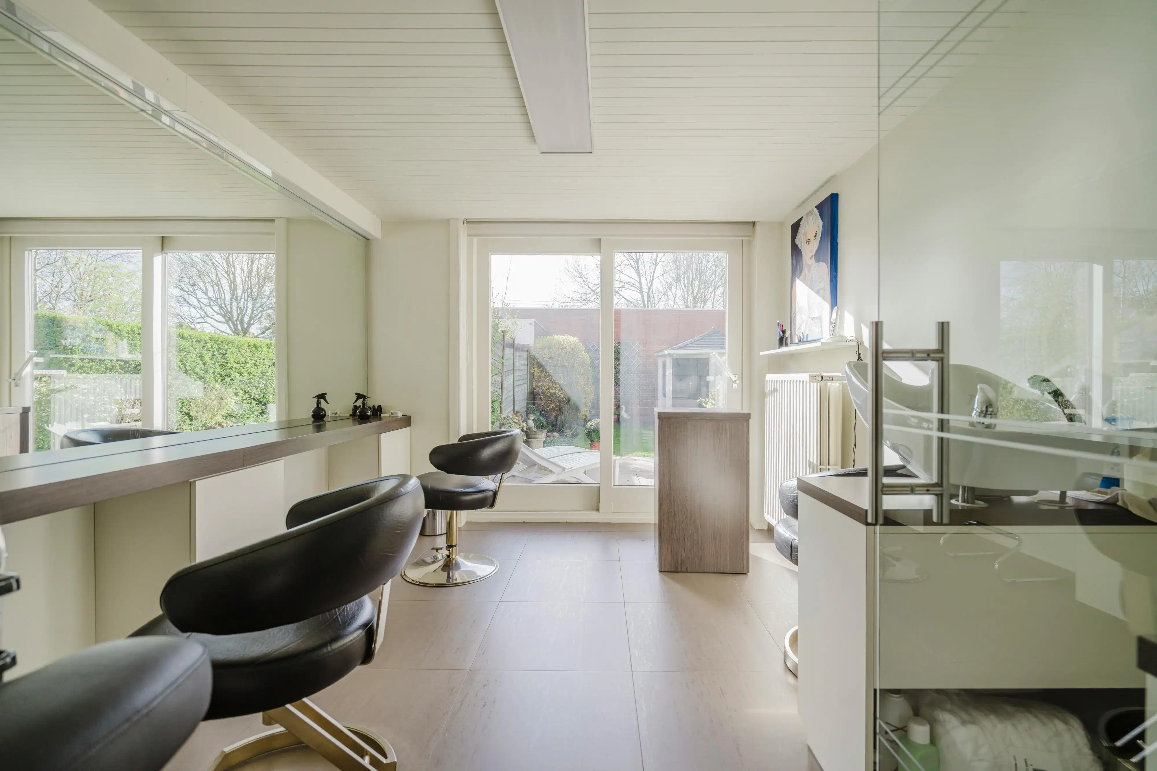 Veelzijdige bel-etagewoning te koop op topligging in Kortrijk!  foto 17