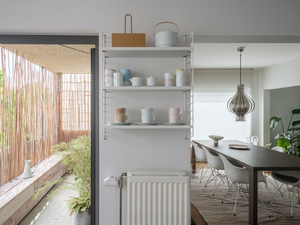 Kwalitatieve design bel-étage met 3 slaapkamers (mogelijkheid tot 5), bureauruimte en goed georiënteerde tuin te Sint-Amandsberg. foto 7