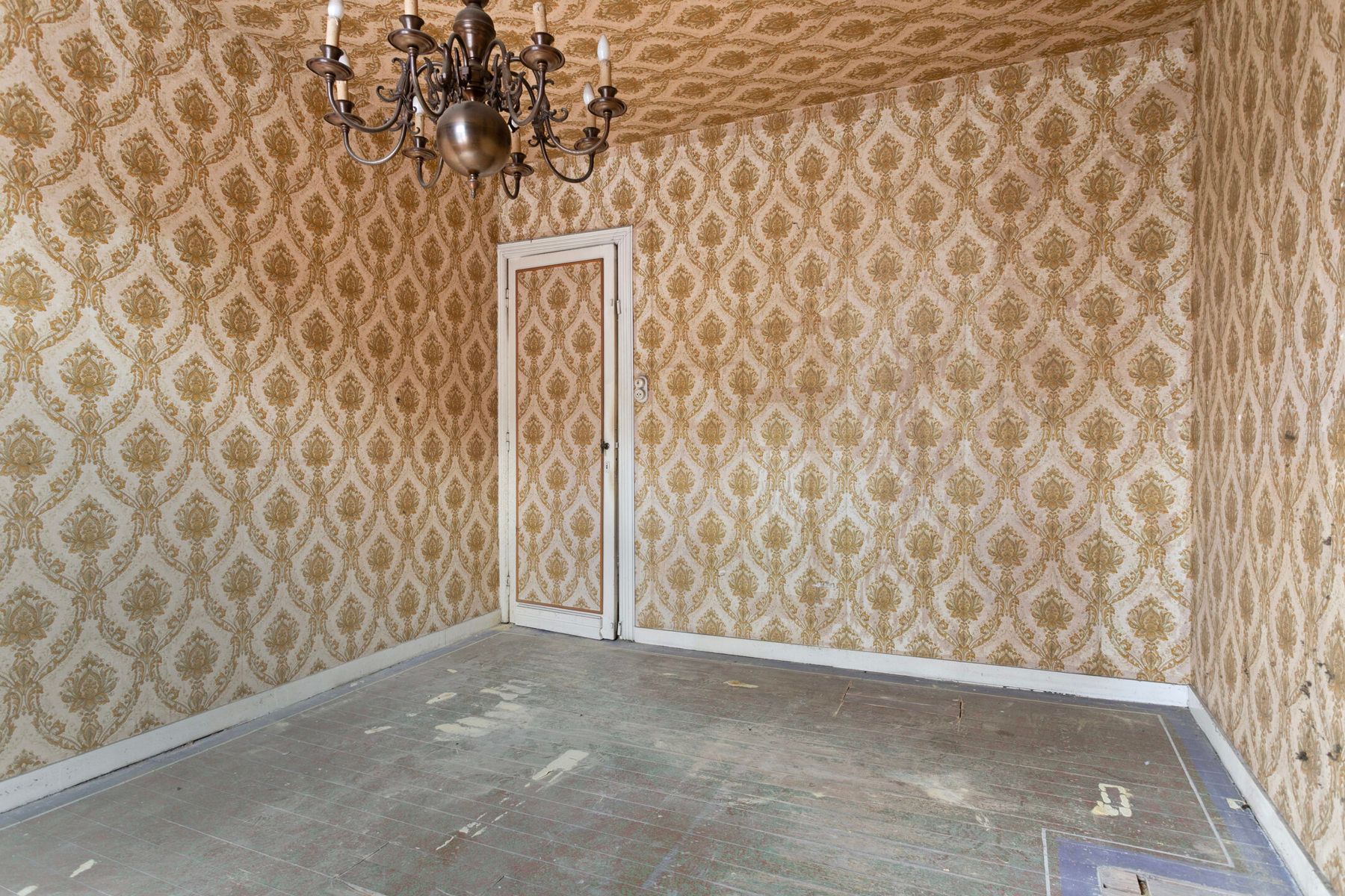 Te renoveren woning met zeer grote garage ! foto 11