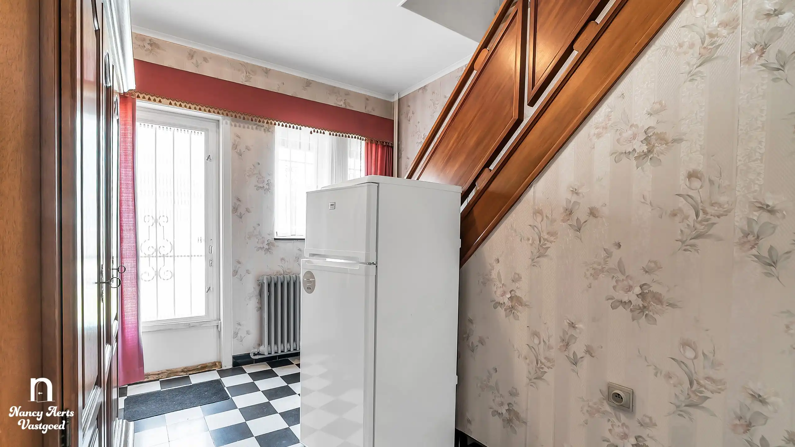 Woning op 1.287 m² met zuidtuin en renovatiepotentieel foto 17