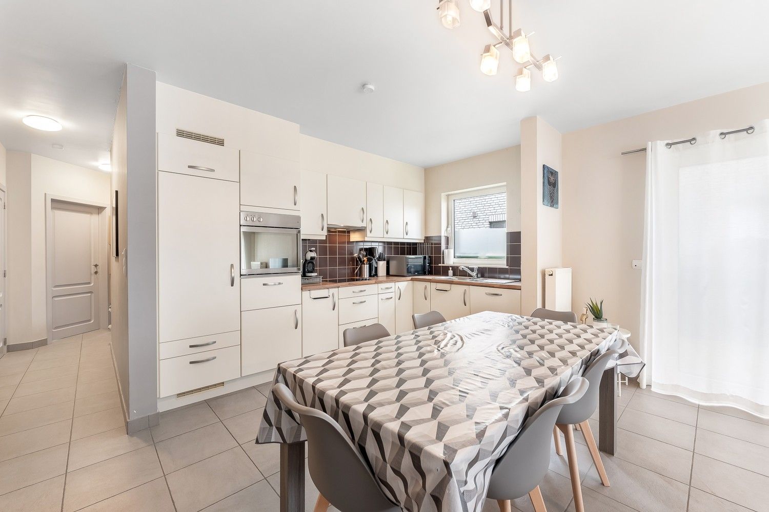 Instapklaar gelijkvloers appartement met 2 slpkrs te Onze-Lieve-Vrouw-Waver foto 3