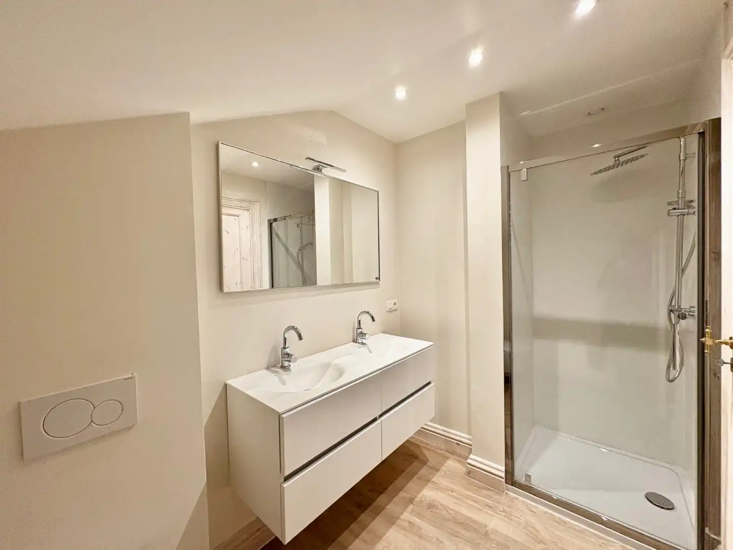 Unieke duplex penthouse met twee slaapkamers en een prachtig dakterras foto 12