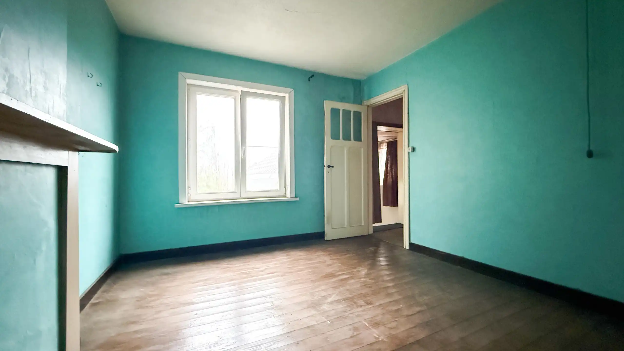 Te renoveren woning met potentieel op rustige ligging foto 12