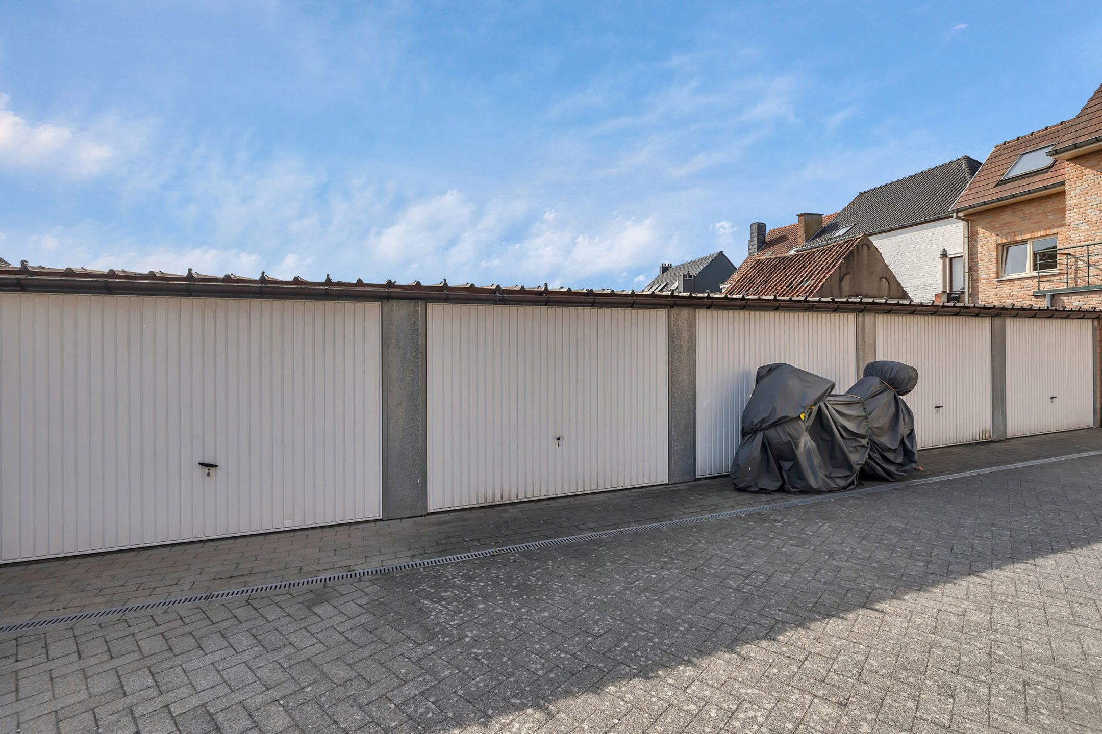 Instapklaar gelijkvloers app. met garage en ruim terras foto 18