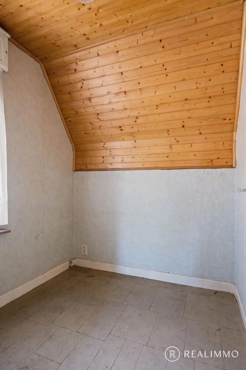 Charmante, halfopen gezinswoning op 695 m² te Moen! foto 13