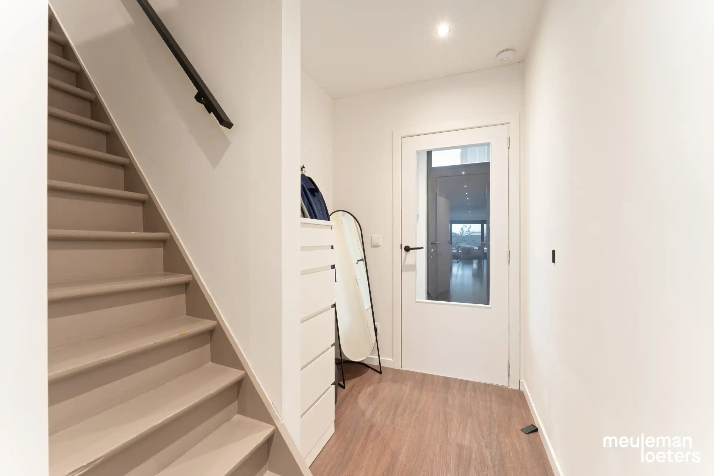 Volledig gerenoveerde woning met hedendaags comfort foto 5