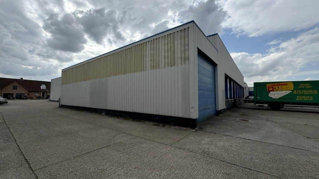 Loods met kantoor te huur nabij E313 in Wommelgem foto 12