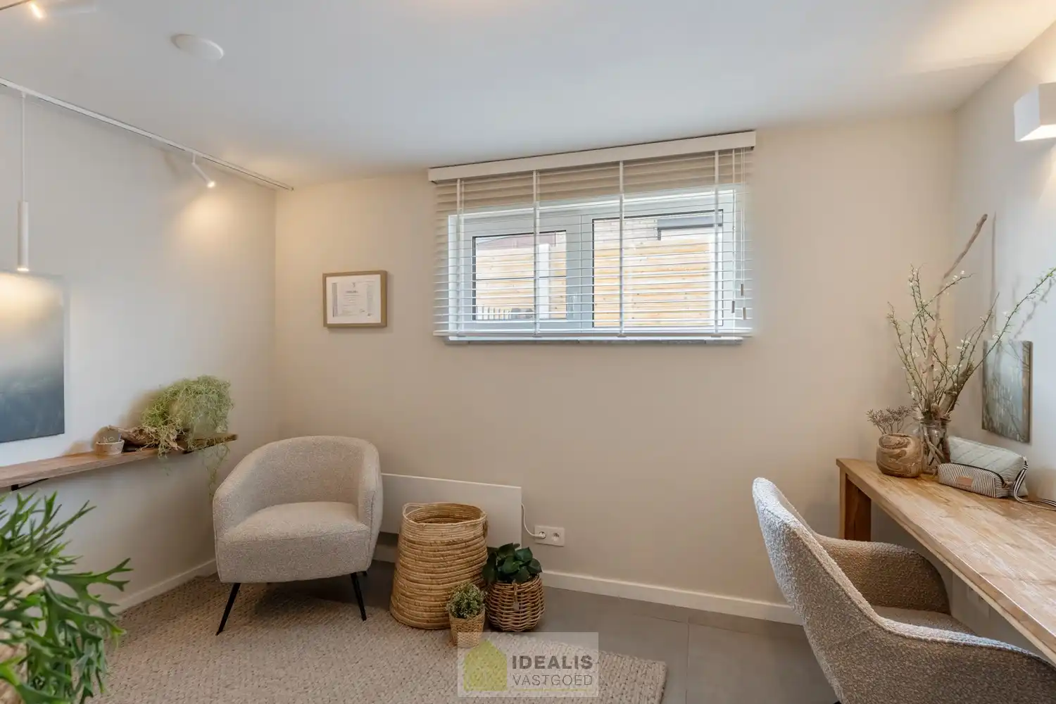 IDEALIS VASTGOED – Een prachtige instapklare woning in het fijne Hamont op een steenworp van de NL-grens! foto 42