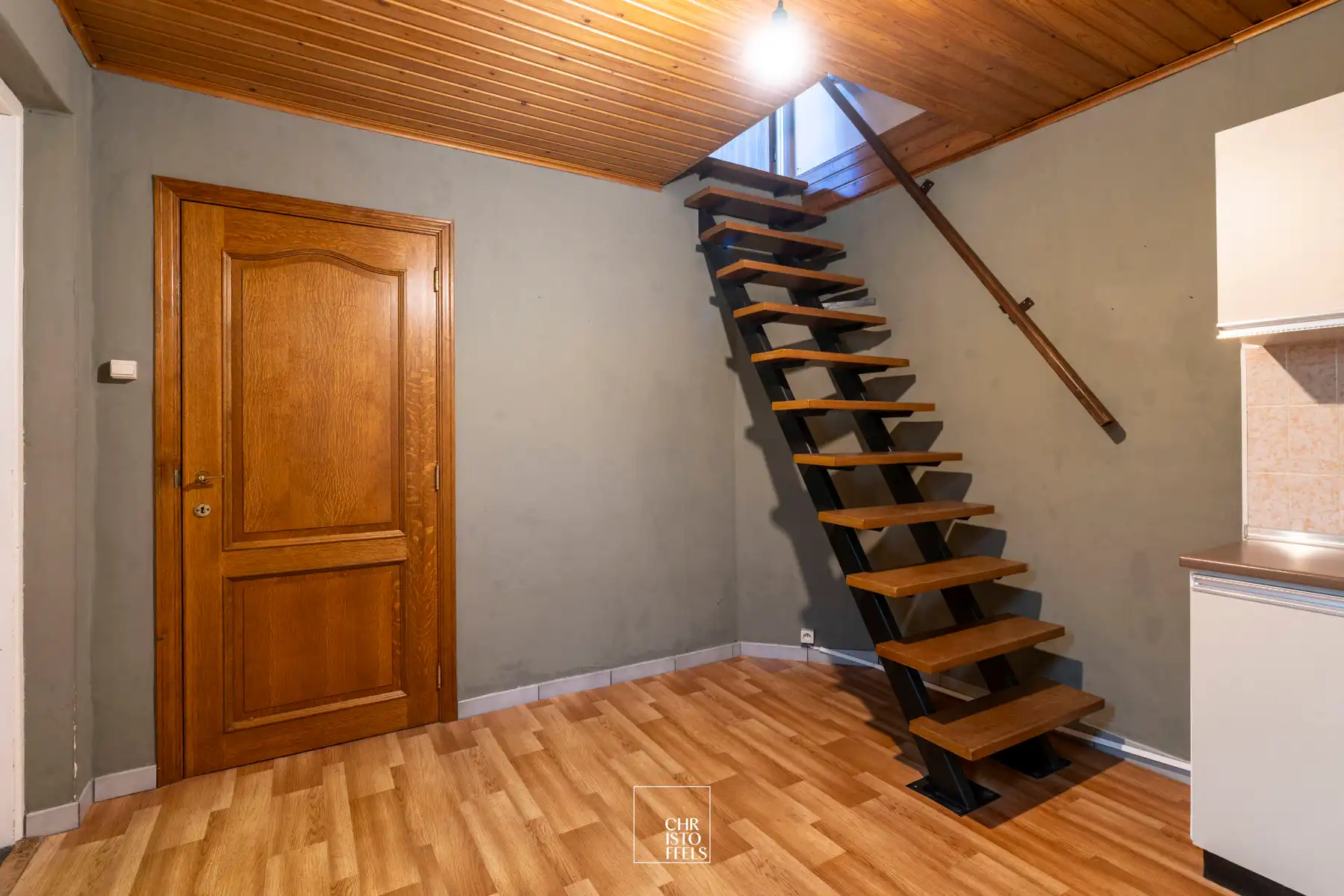 Te renoveren woning (199m²) in een rustige woonomgeving te Lanaken! foto 20