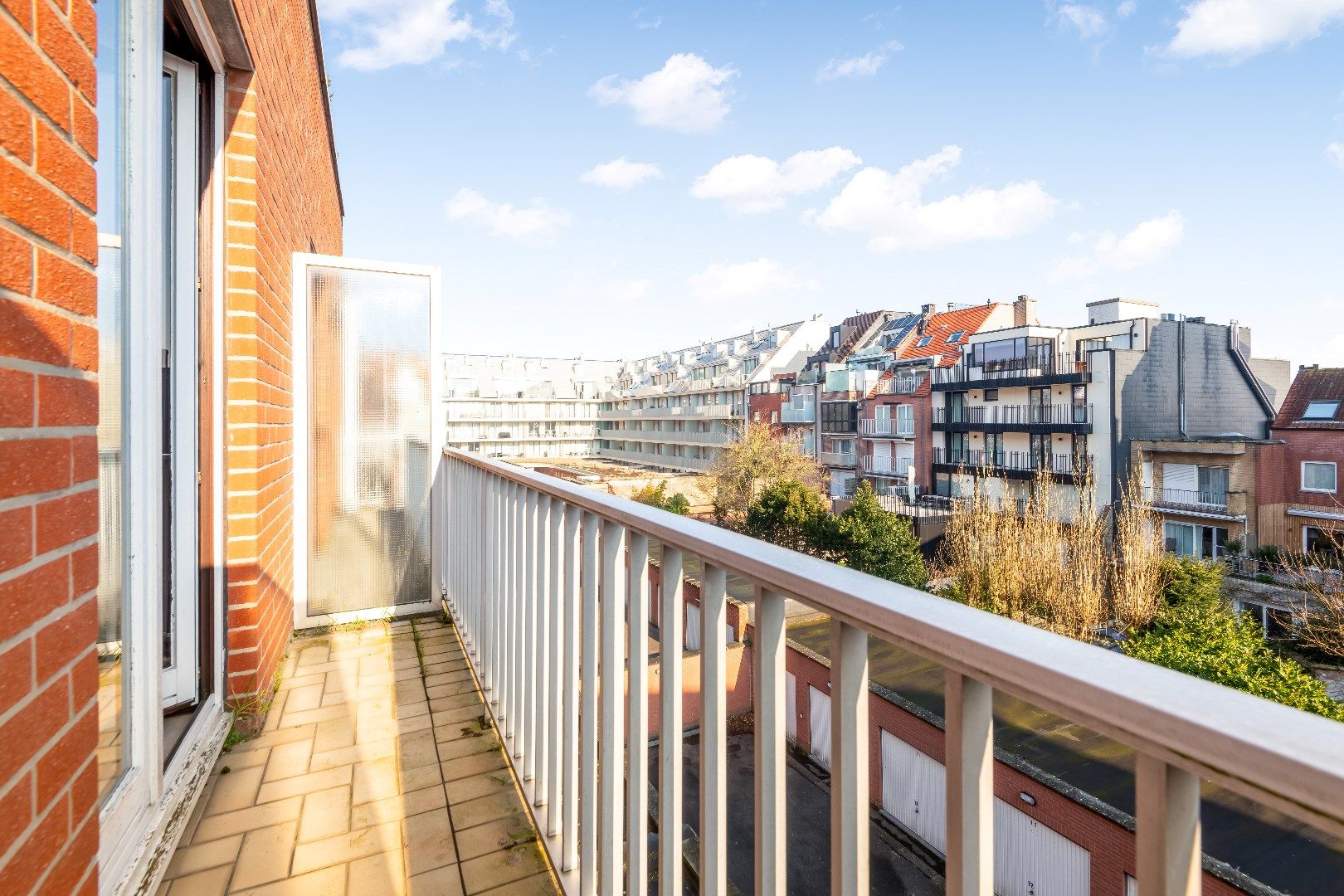 Gezellig appartement met zonnige terrassen gelegen in de Van Bunnenlaan, vlakbij de Dumortierlaan en de zeedijk. foto 20