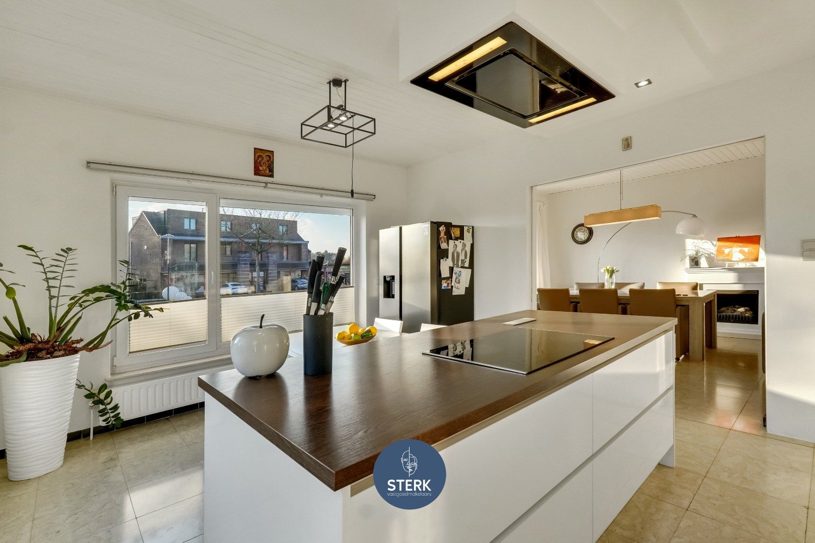 GELIJKVLOERSE WONING MET 4 SLPKS, 2 BADKAMERS EN GROTE TUIN TE ZUTENDAAL !  foto 8