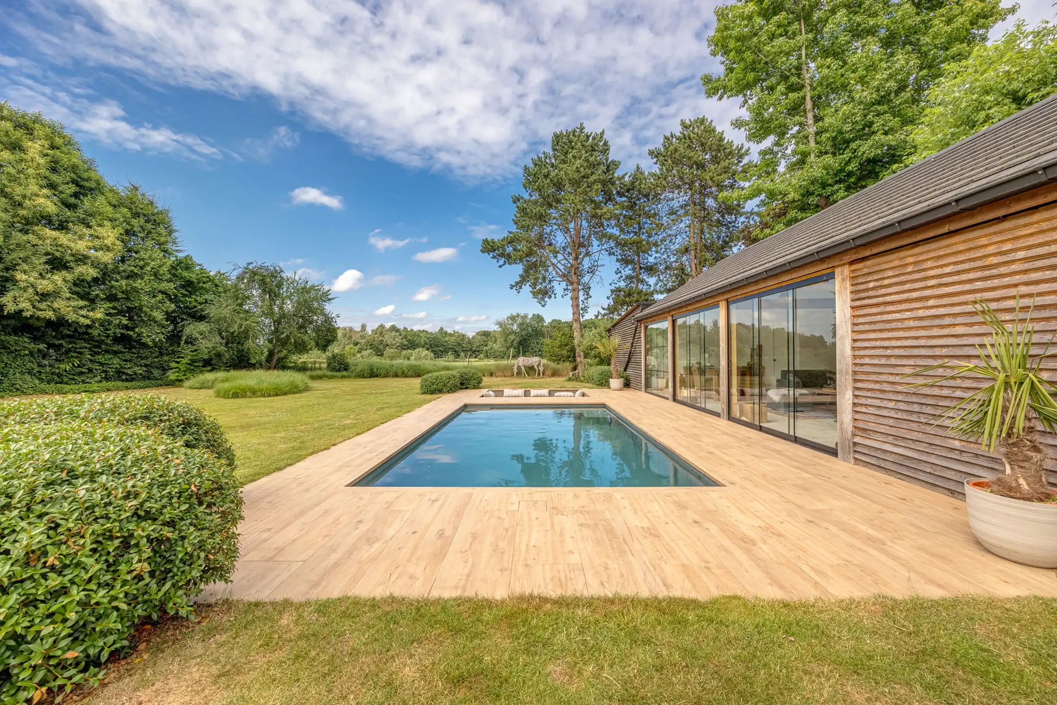 KONTICH - Exclusieve Tudor-villa met zwembad op prachtig perceel  foto 24