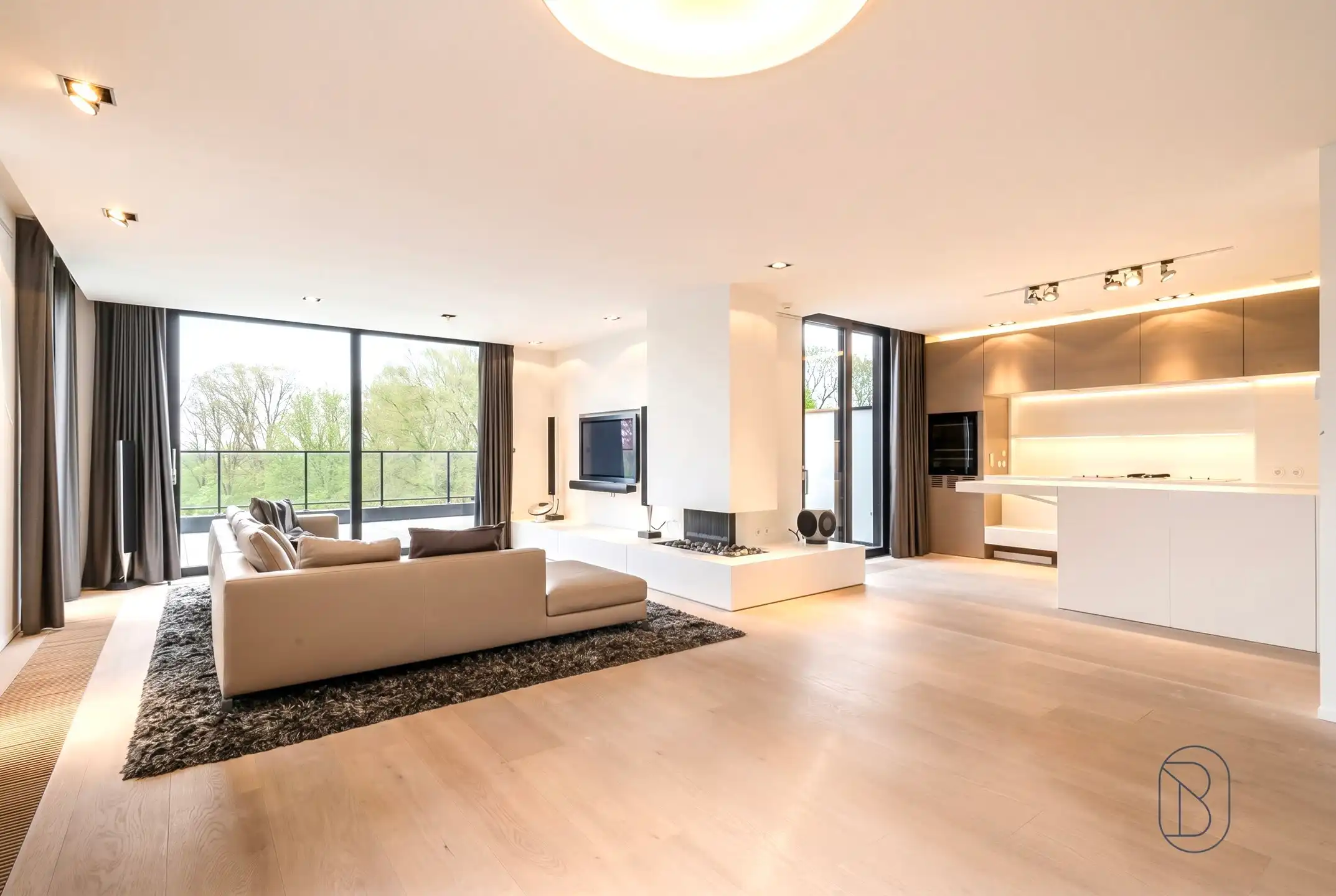 Topgelegen lichtrijke penthouse met prachtig terras foto 8