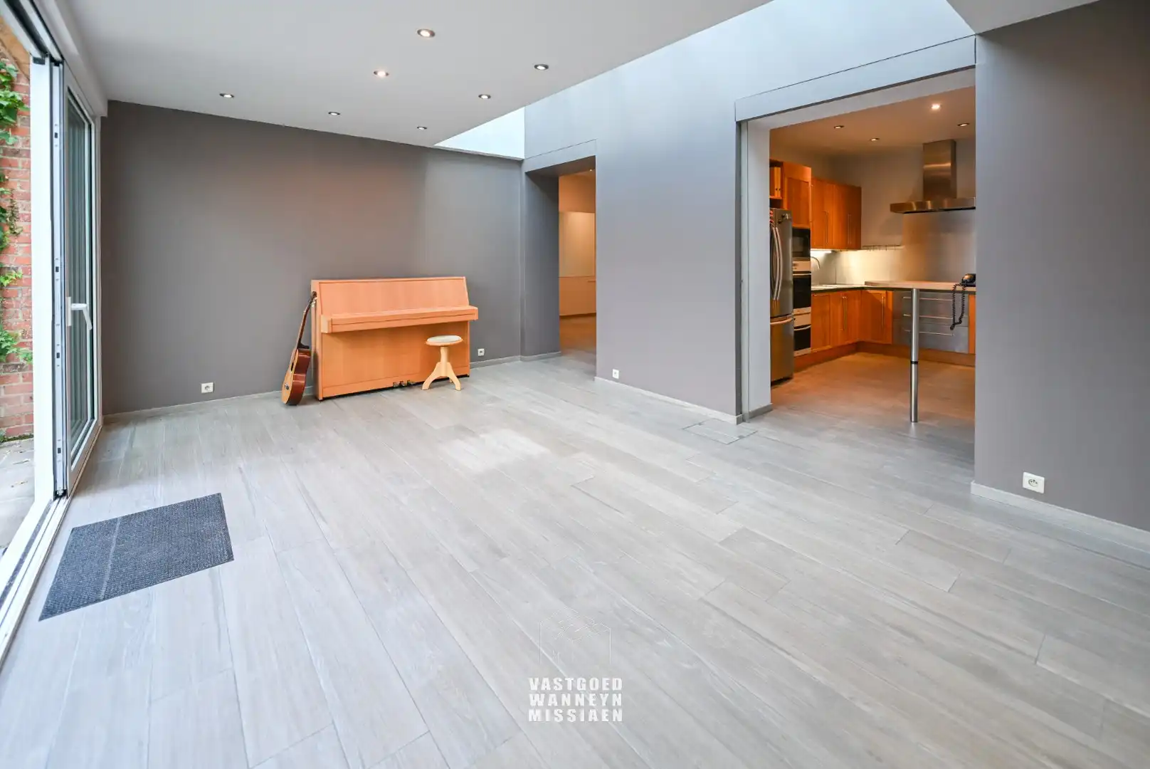 Herenwoning met praktijk, 5 slaapkamers met garage (68m2) en uitweg. foto 10