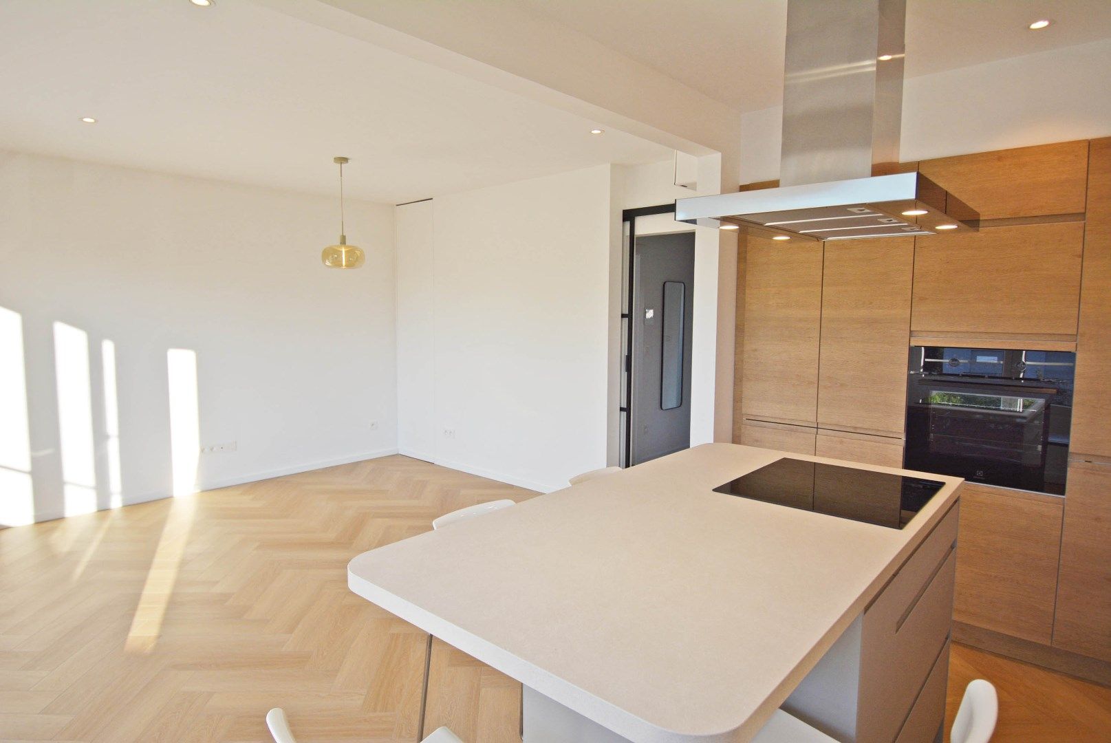 Appartement op wandelafstand van het centrum volledige gerenoveerd foto 5