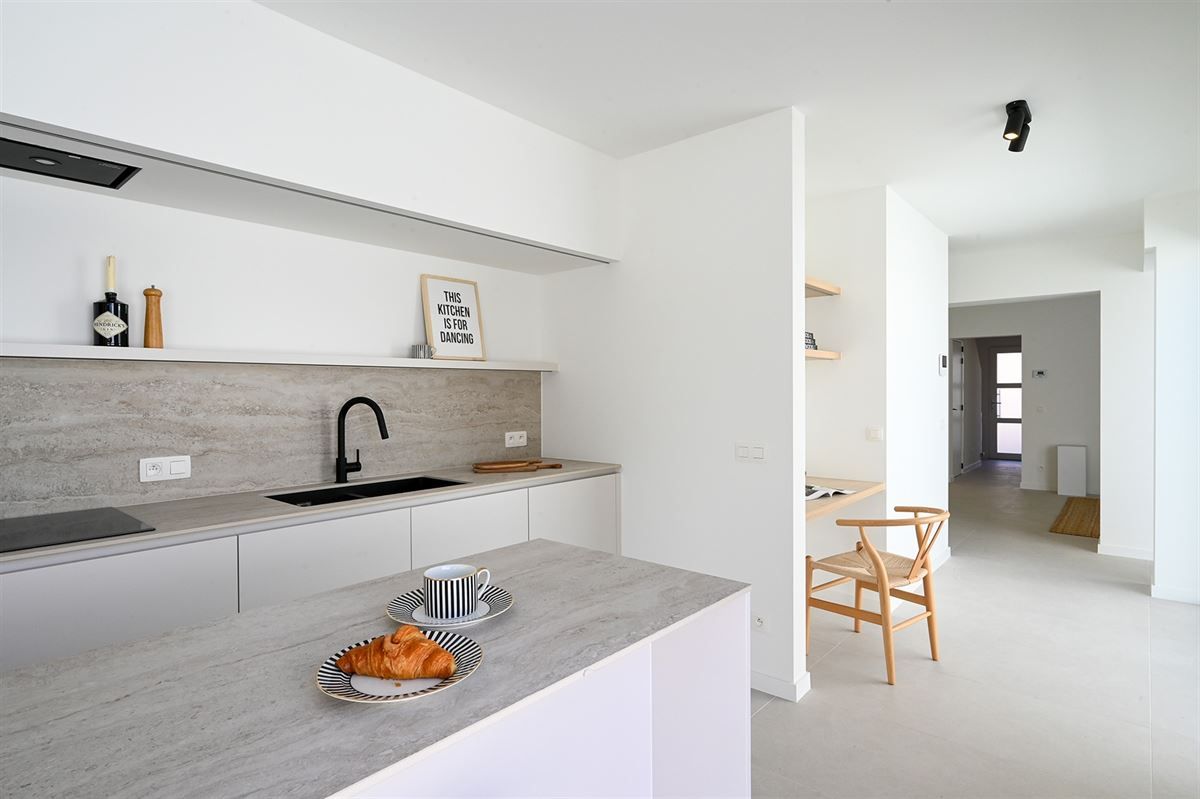 Mooi gerenoveerde woning met tuin en polderzicht foto 8