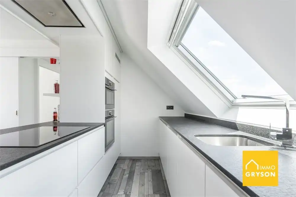 Luxe penthouse met 5 slaapkamers en zonnig terras foto 3