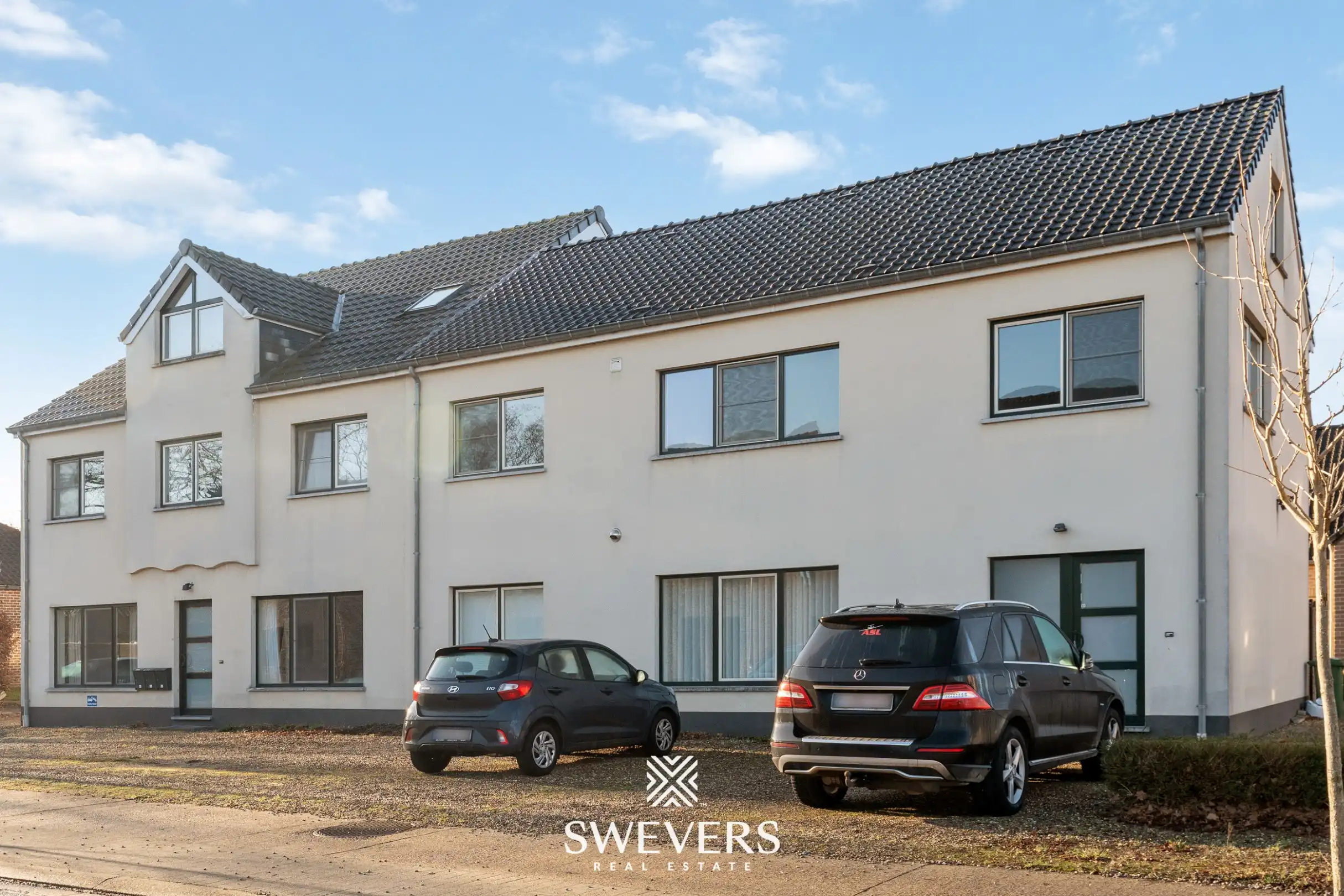 Gerenoveerd appartement met terras op topligging in Diepenbeek foto 30