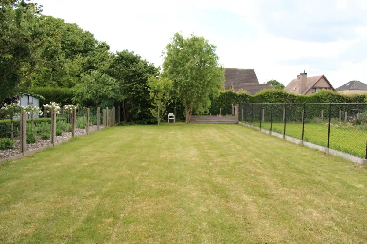 Moderne en ruime woning met 3 slk, terras en tuin  foto 25