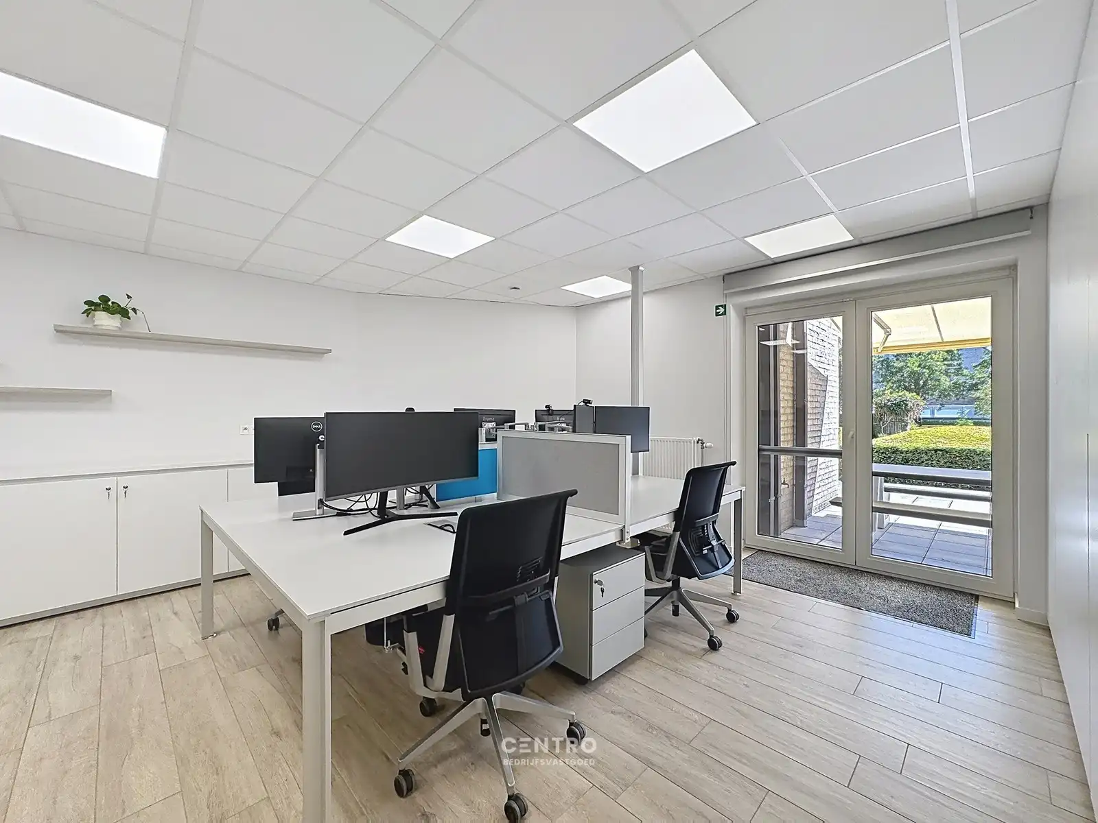 Prachtig afgewerkte kantoorruimte op interessante ligging! foto 15