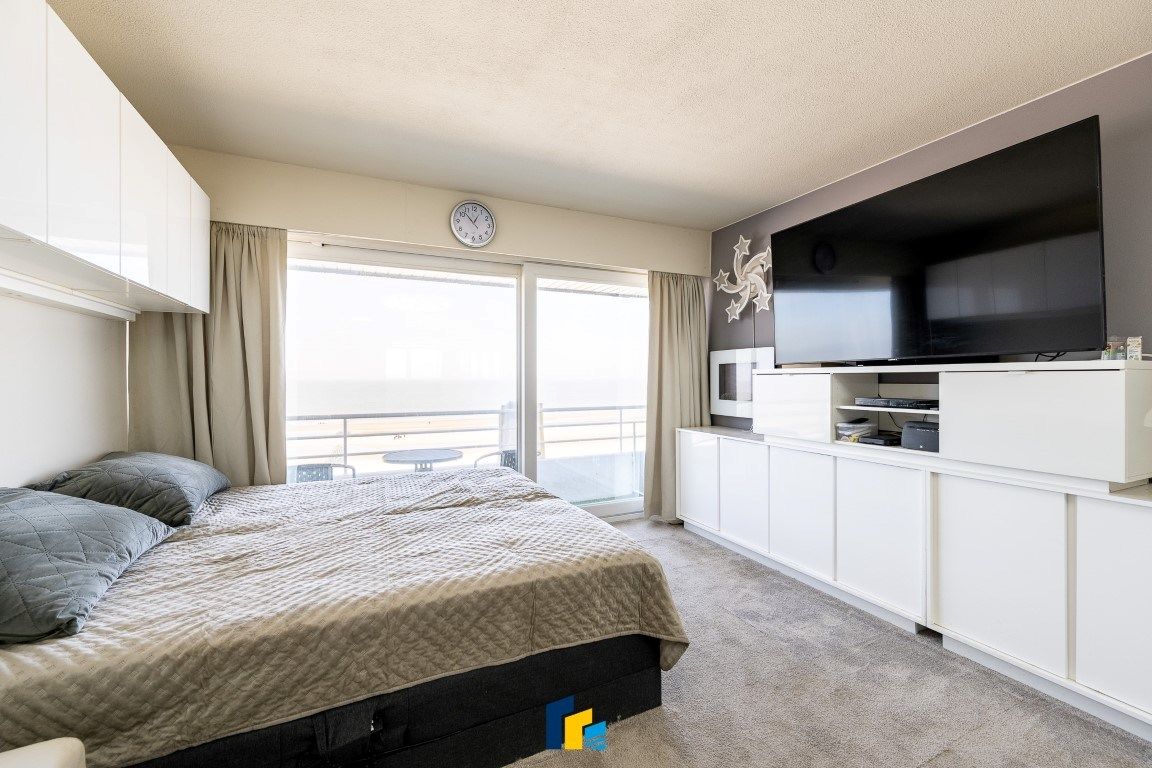 Prachtig vernieuwde studio met zeezicht op toplocatie foto 7