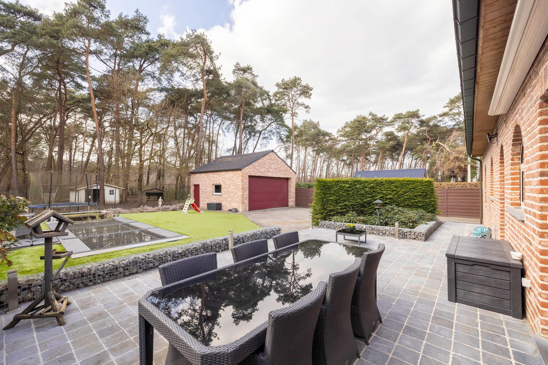 Villa met 4 slpk, bureau en dubbele garage op 1.726m2 foto 2