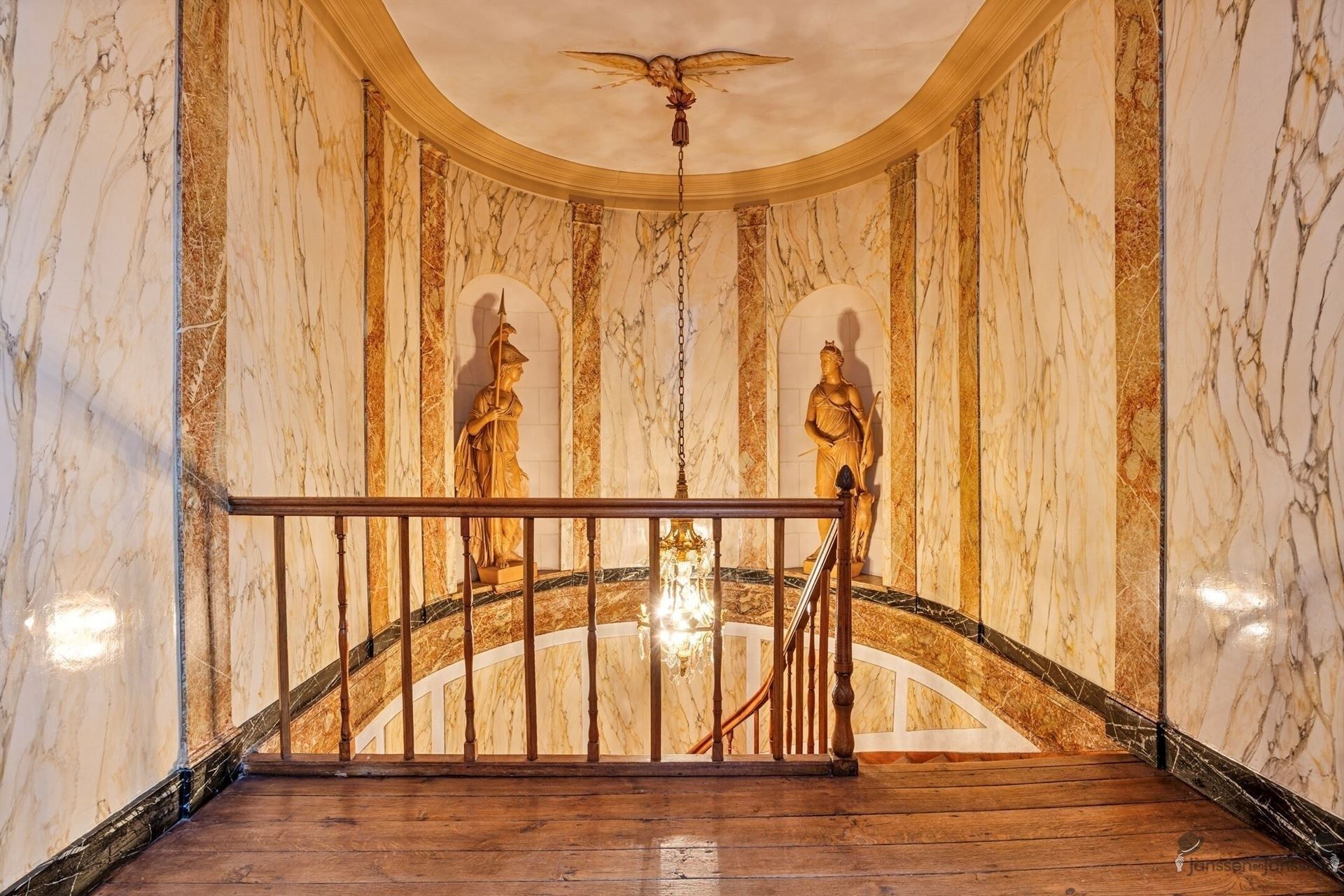 Voormalig kanunnikenhuis met achterliggend perceel. foto 10