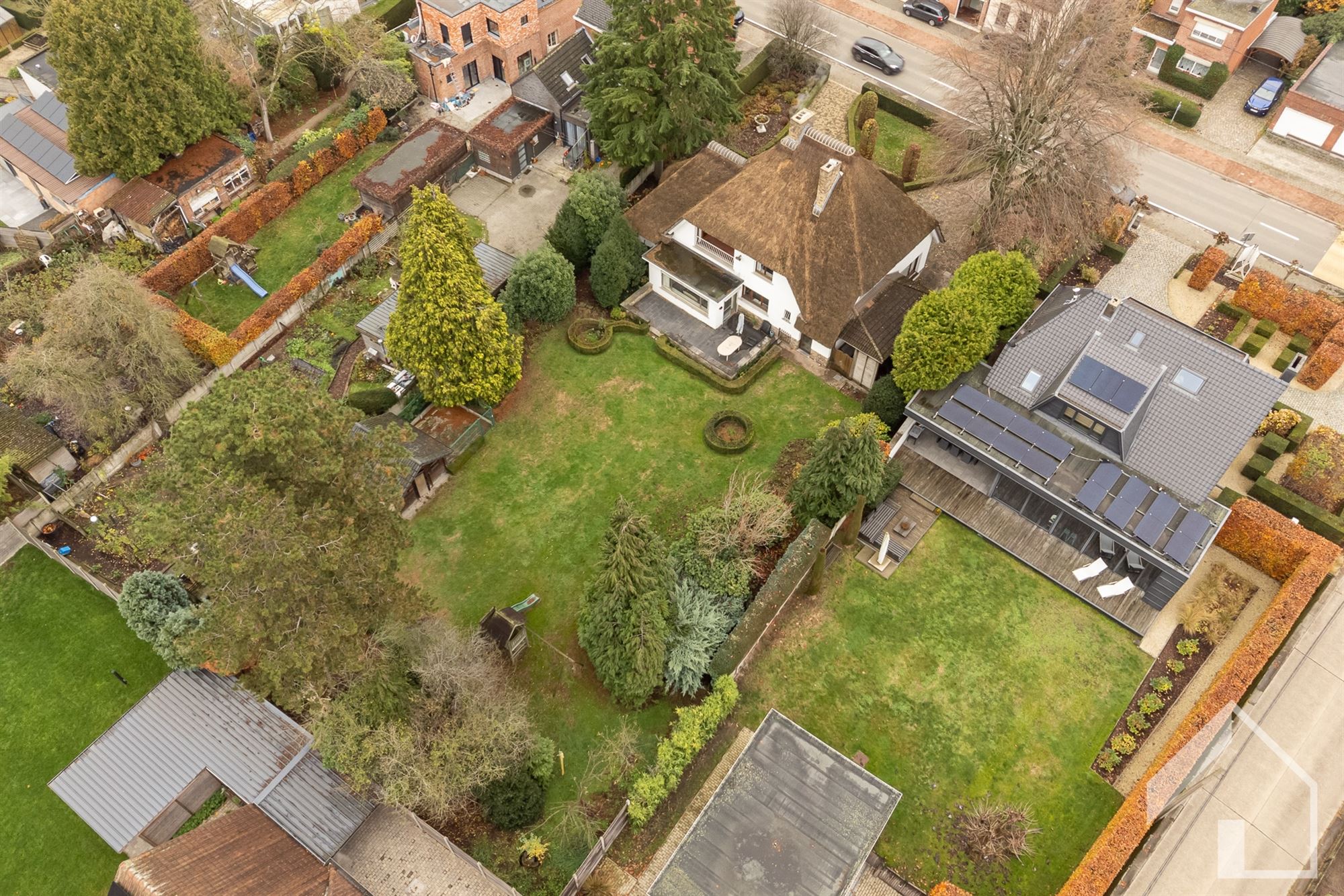 Te renoveren, karaktervolle villa in het centrum van Pulle foto 28