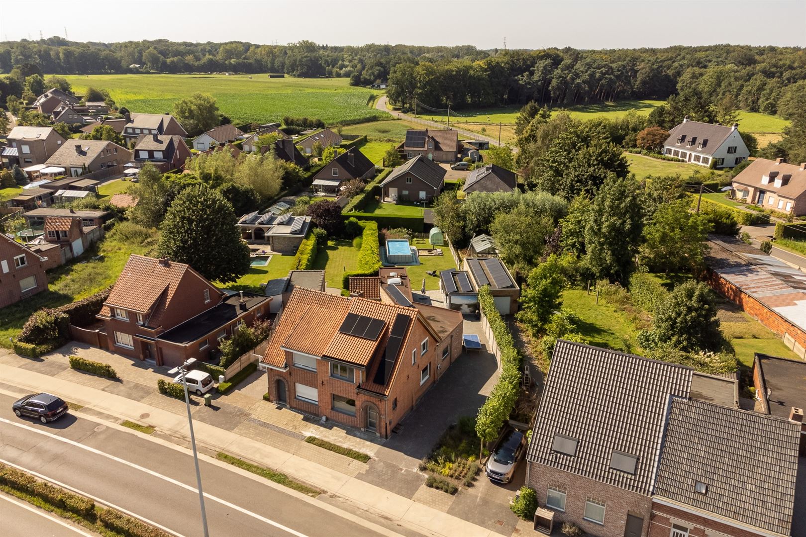 Karaktervolle, lichtrijke woning met sfeervolle tuin.  foto 30