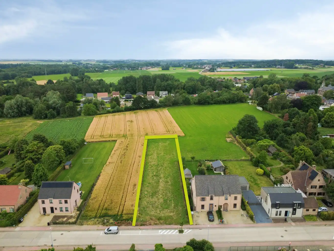 BOUWGROND VOOR EEN EENGEZINSWONING IN OPEN BEBOUWING  foto {{pictureIndex}}