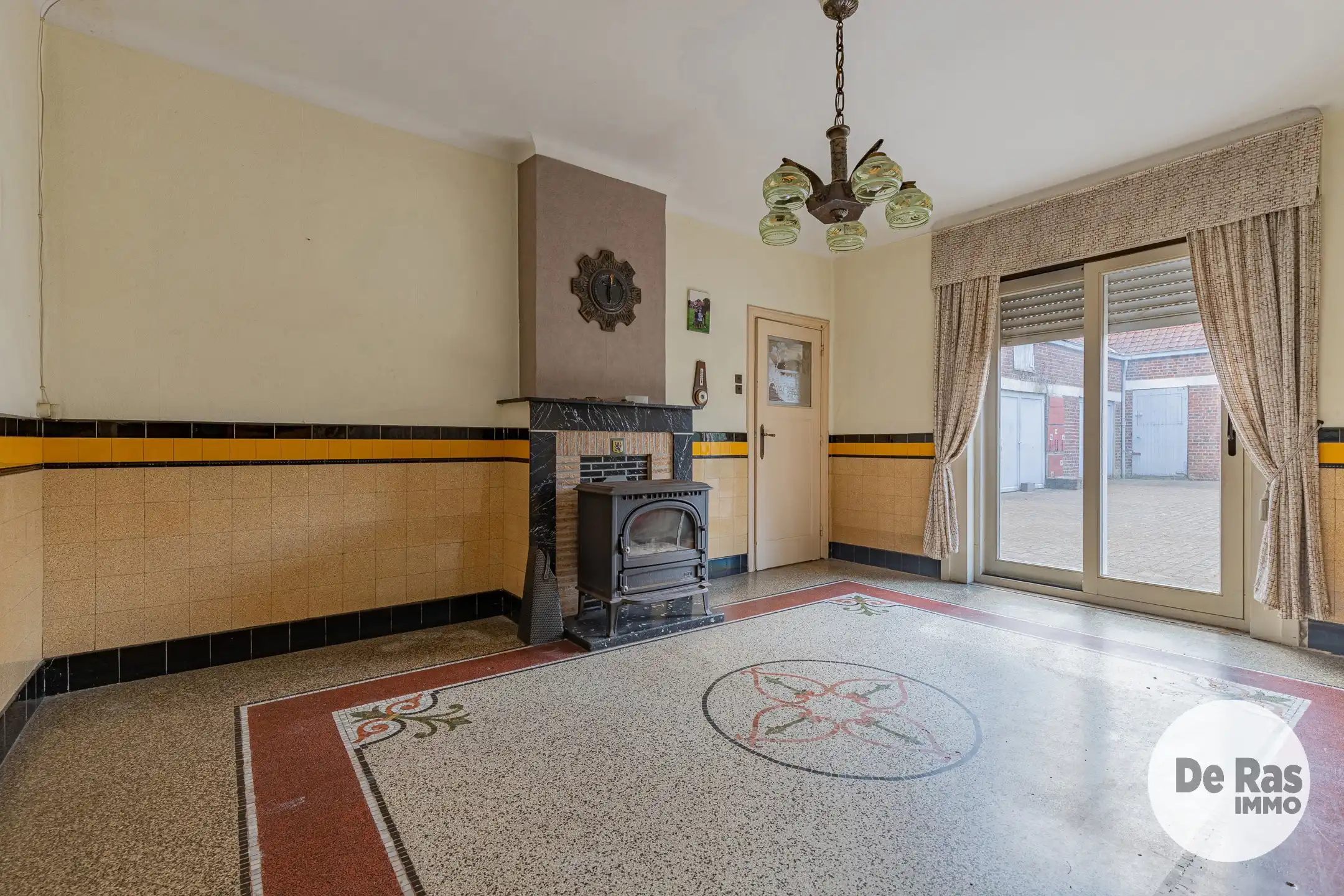 BURST - Te renoveren woning met tal van mogelijkheden foto 7