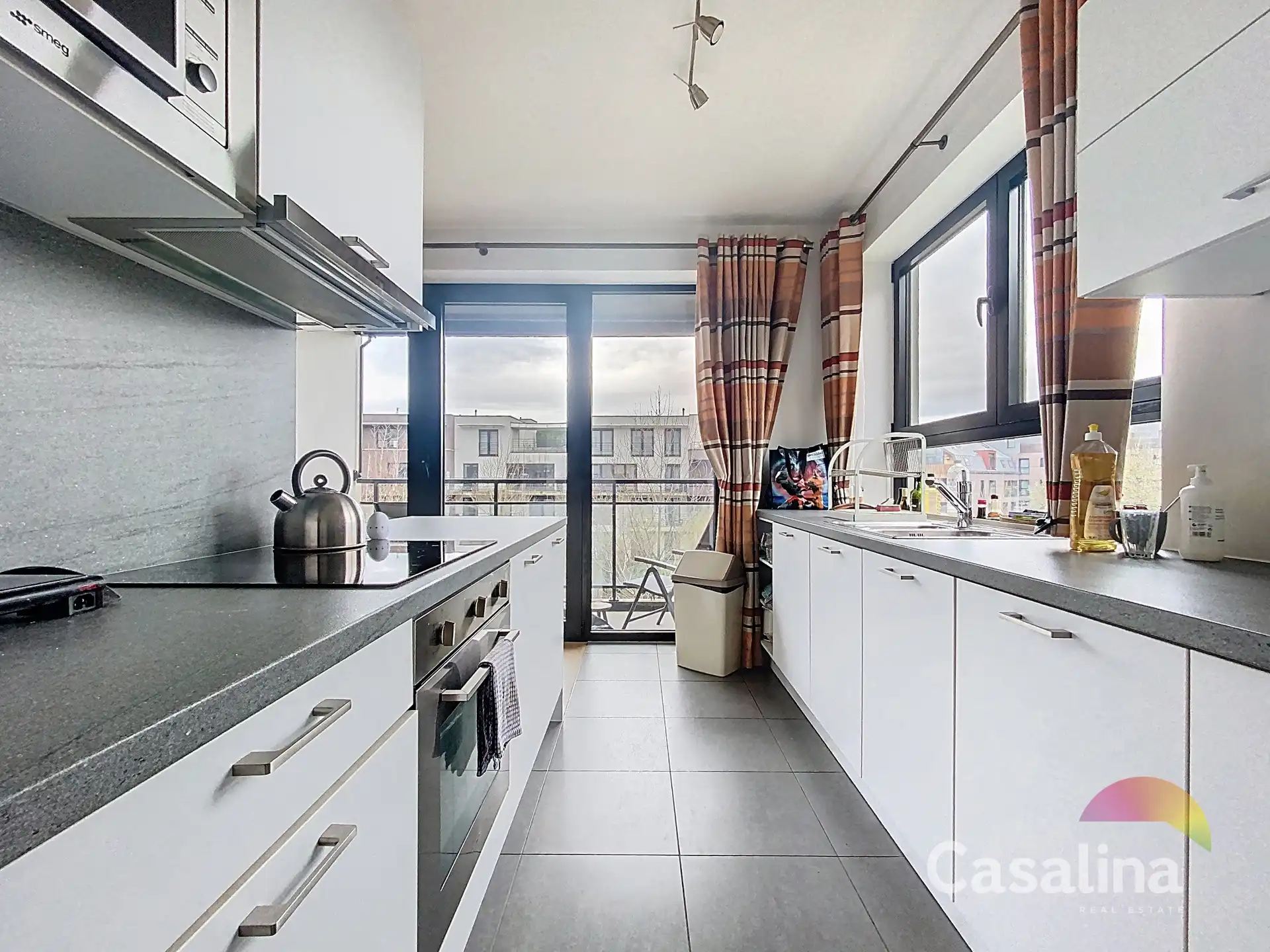 Prachtig 3-slaapkamerapp. met terras en parking (EPC: A-) foto 8