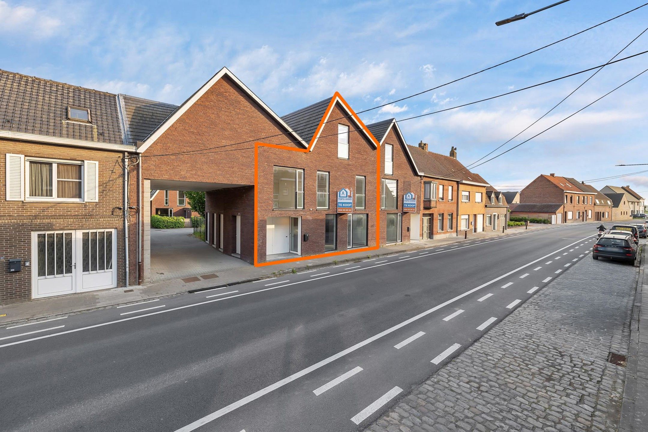 Instapklare nieuwbouwwoning met 5 slaapkamers foto {{pictureIndex}}