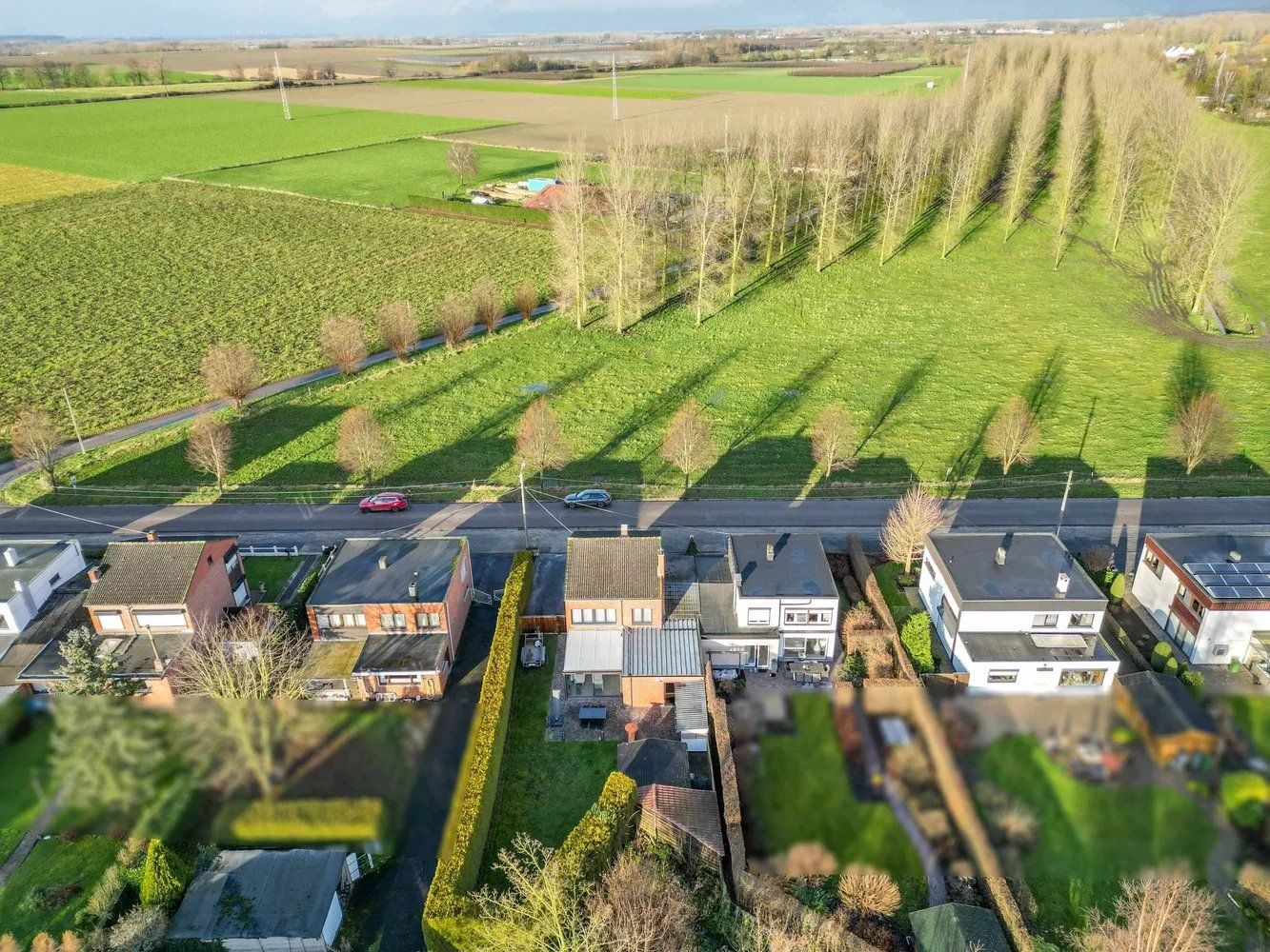 Degelijk gerenoveerde, rustig gelegen woning foto 6