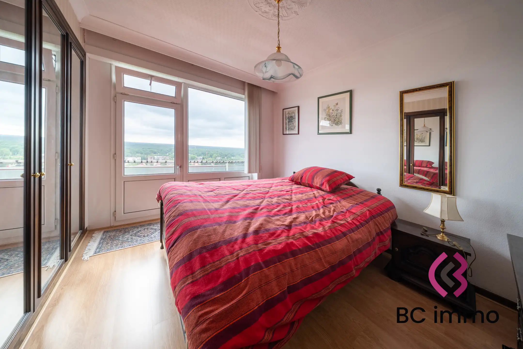 2 slaapkamer appartement met panoramisch uitzicht op toplocatie foto 14