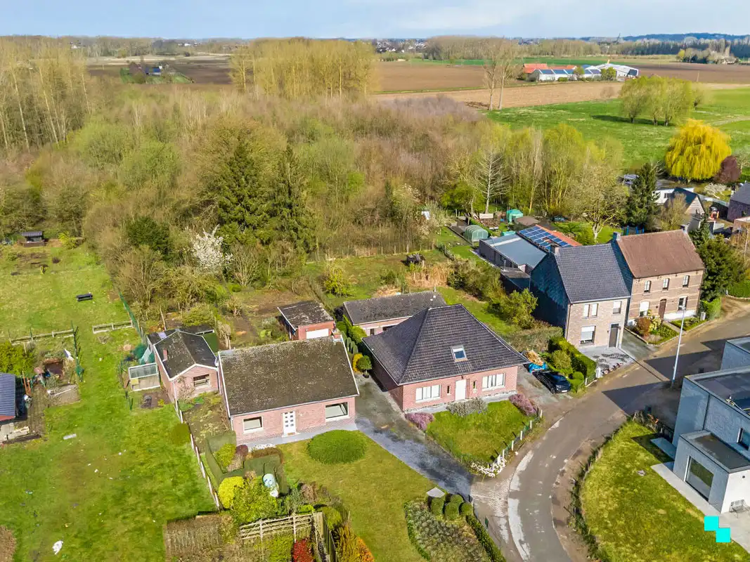 Te renoveren woning met garage en unieke tuingrond grenzend aan het bos foto 32