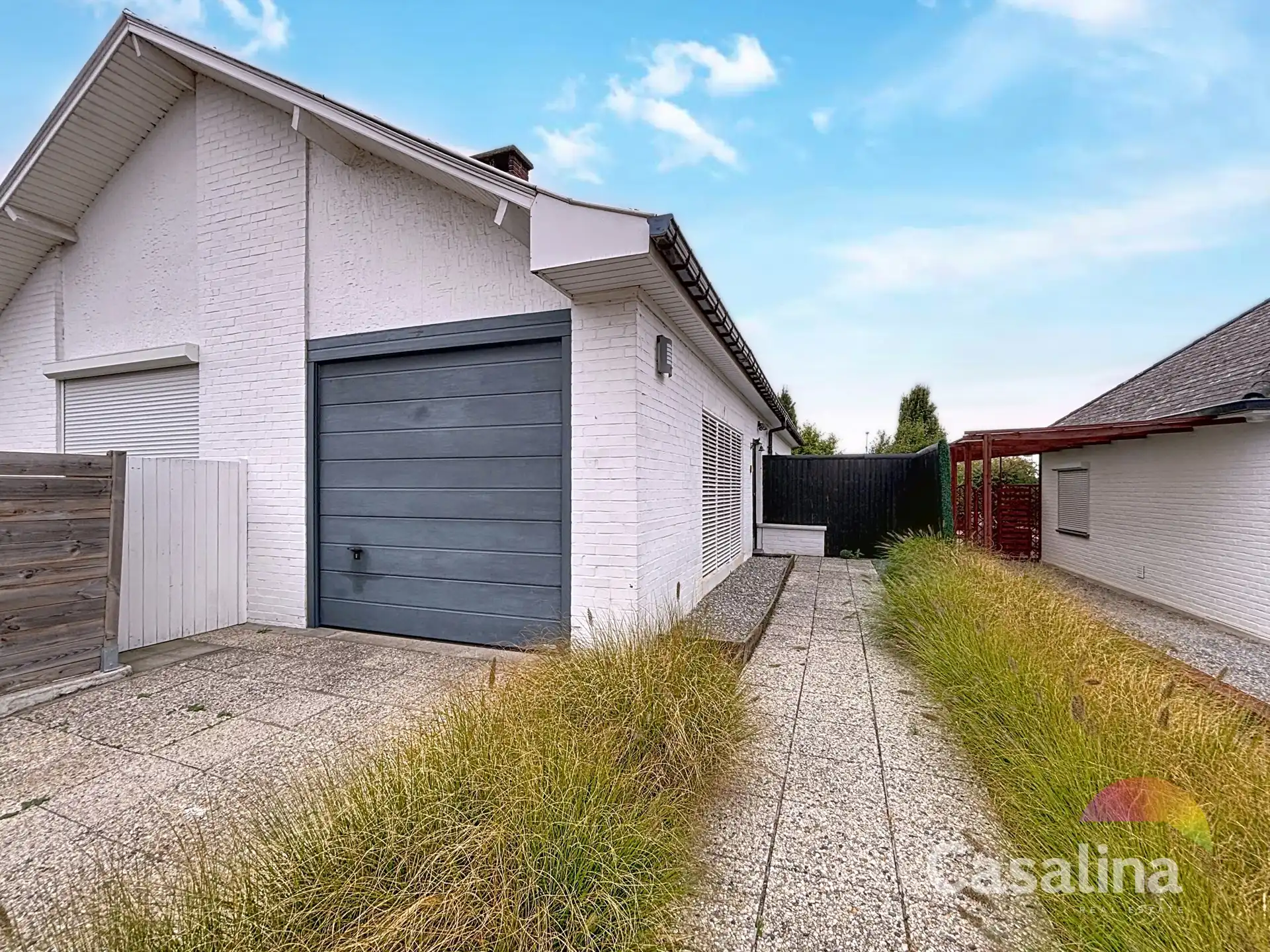 Ruime bungalow van 205 m² in een rustige, groene wijk foto 24